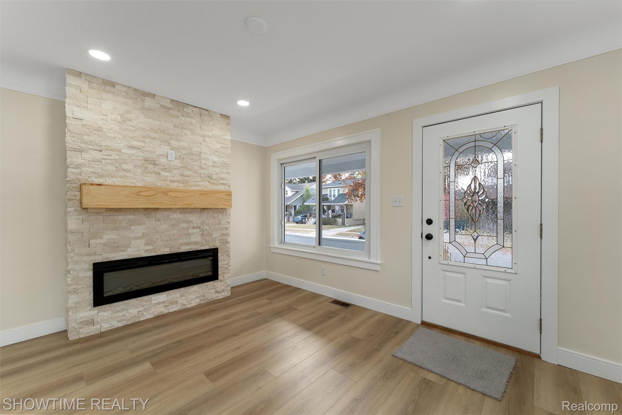 860 Gardendale Street