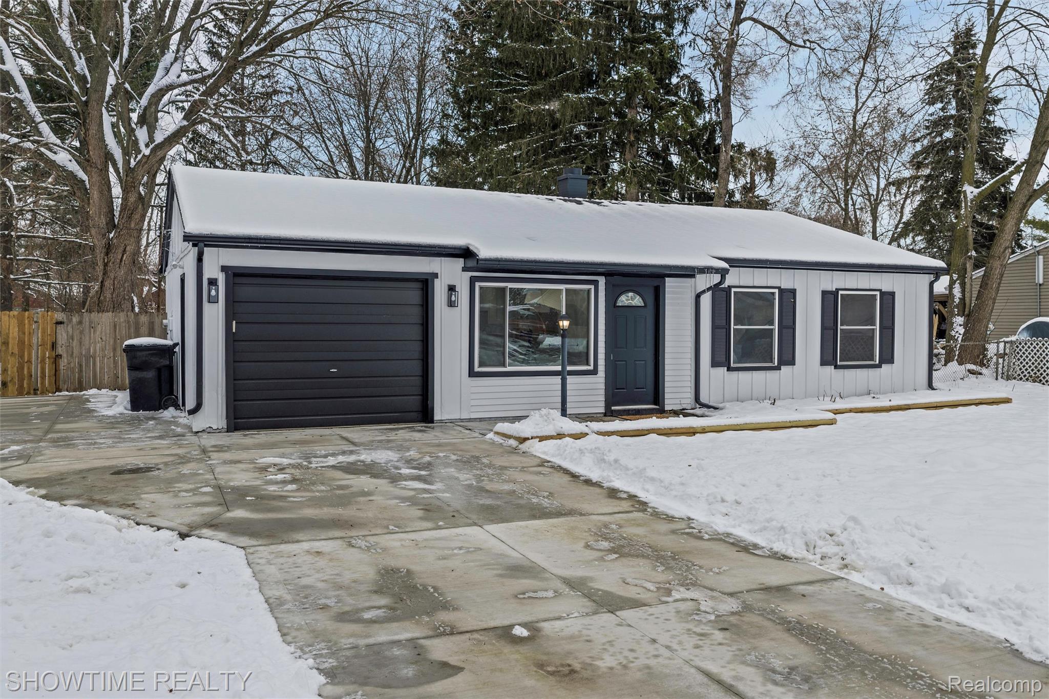 3909 Queensbury Road