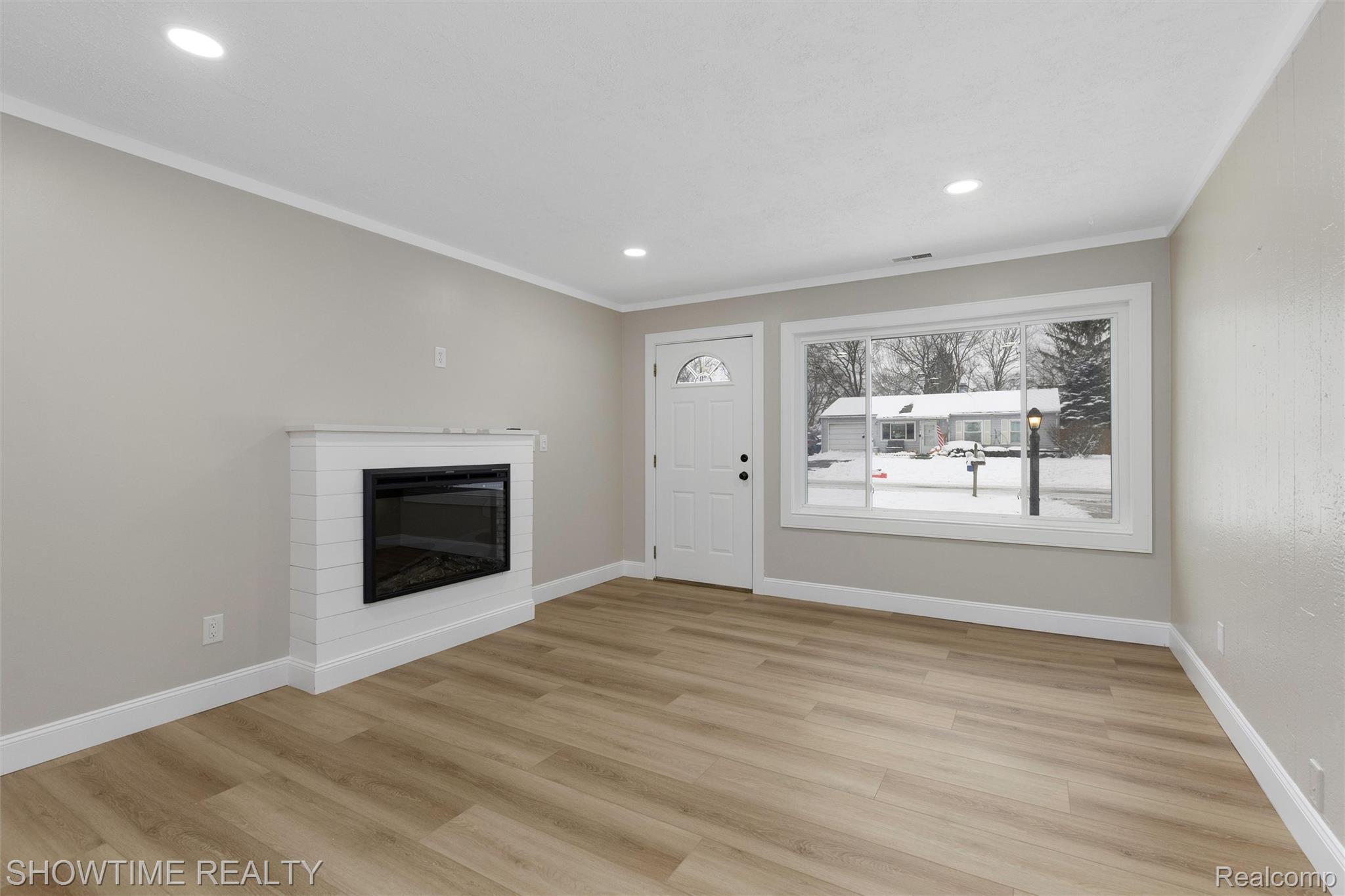 3909 Queensbury Road