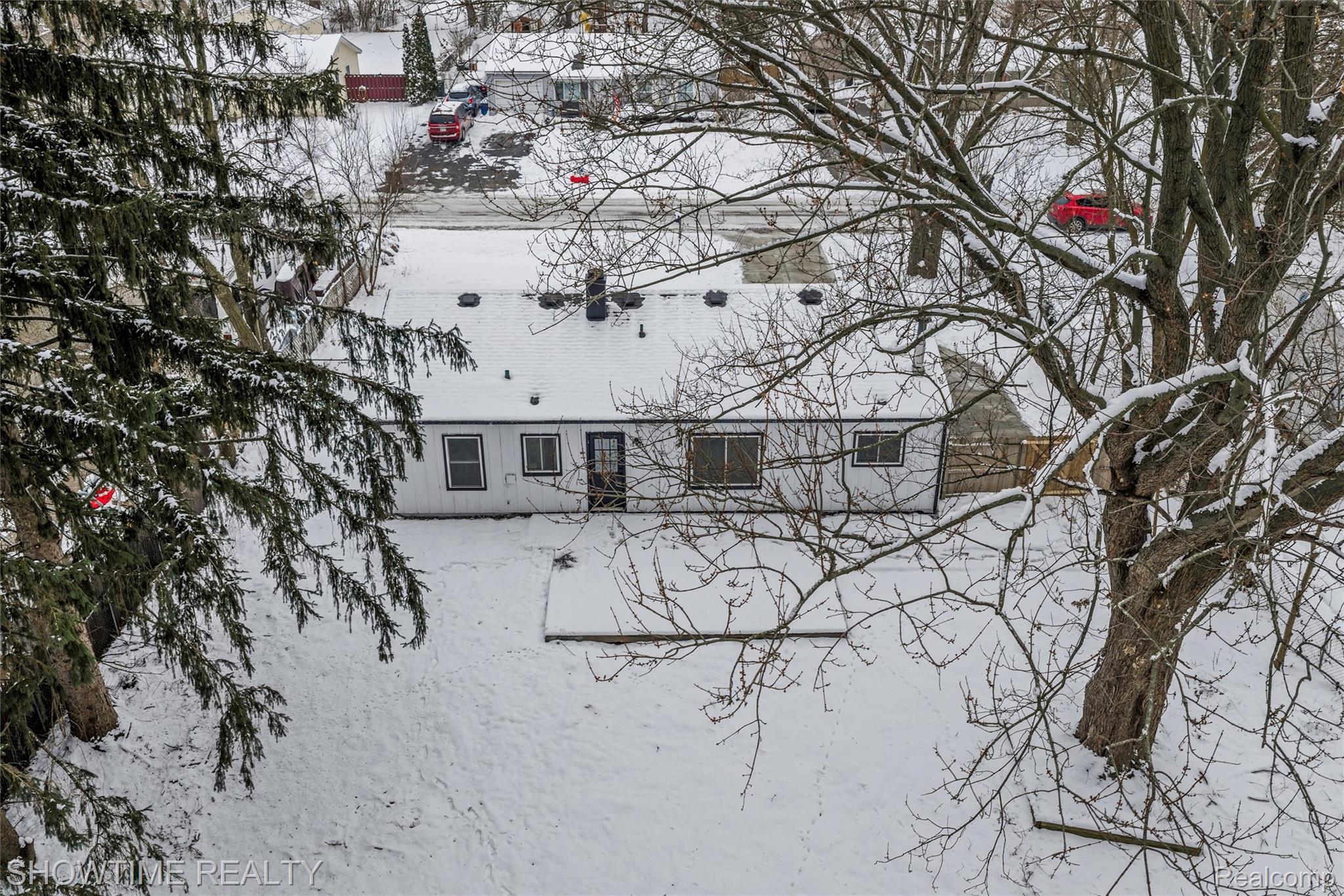3909 Queensbury Road