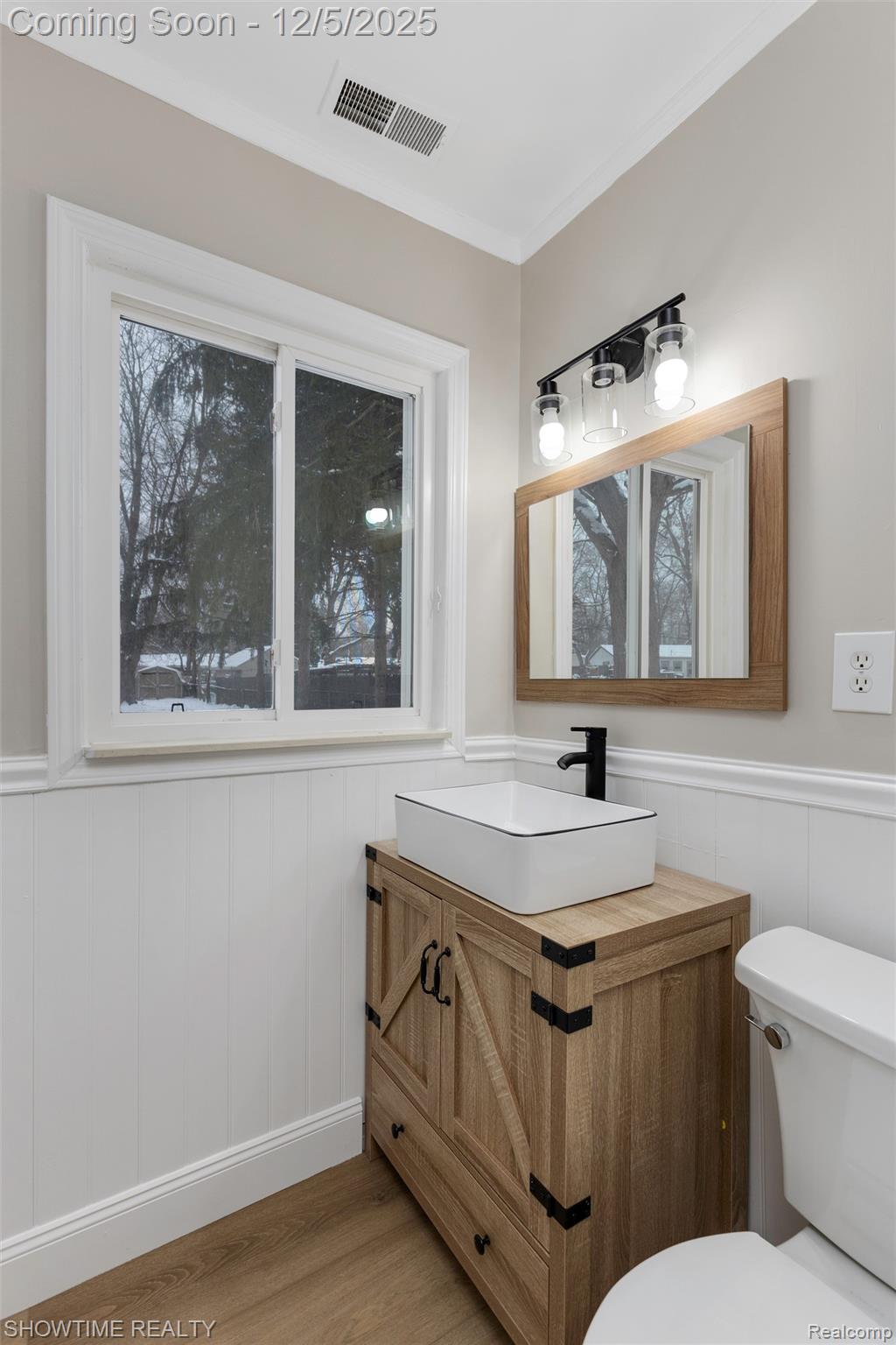 3909 Queensbury Road