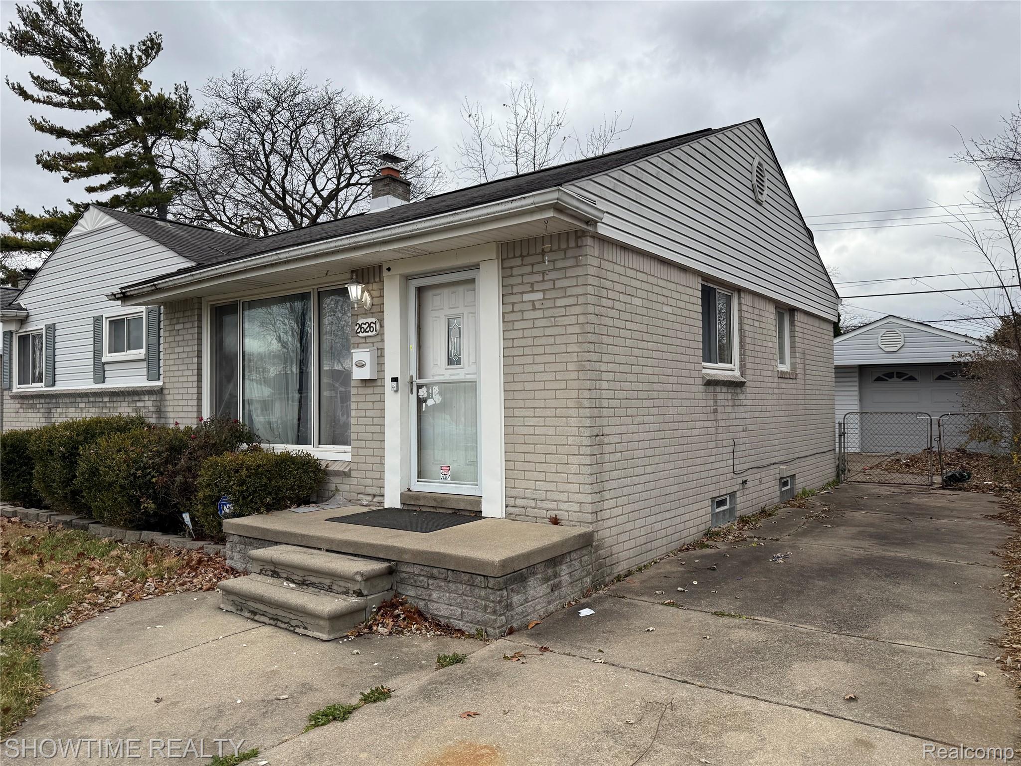 26261 Linwood Street