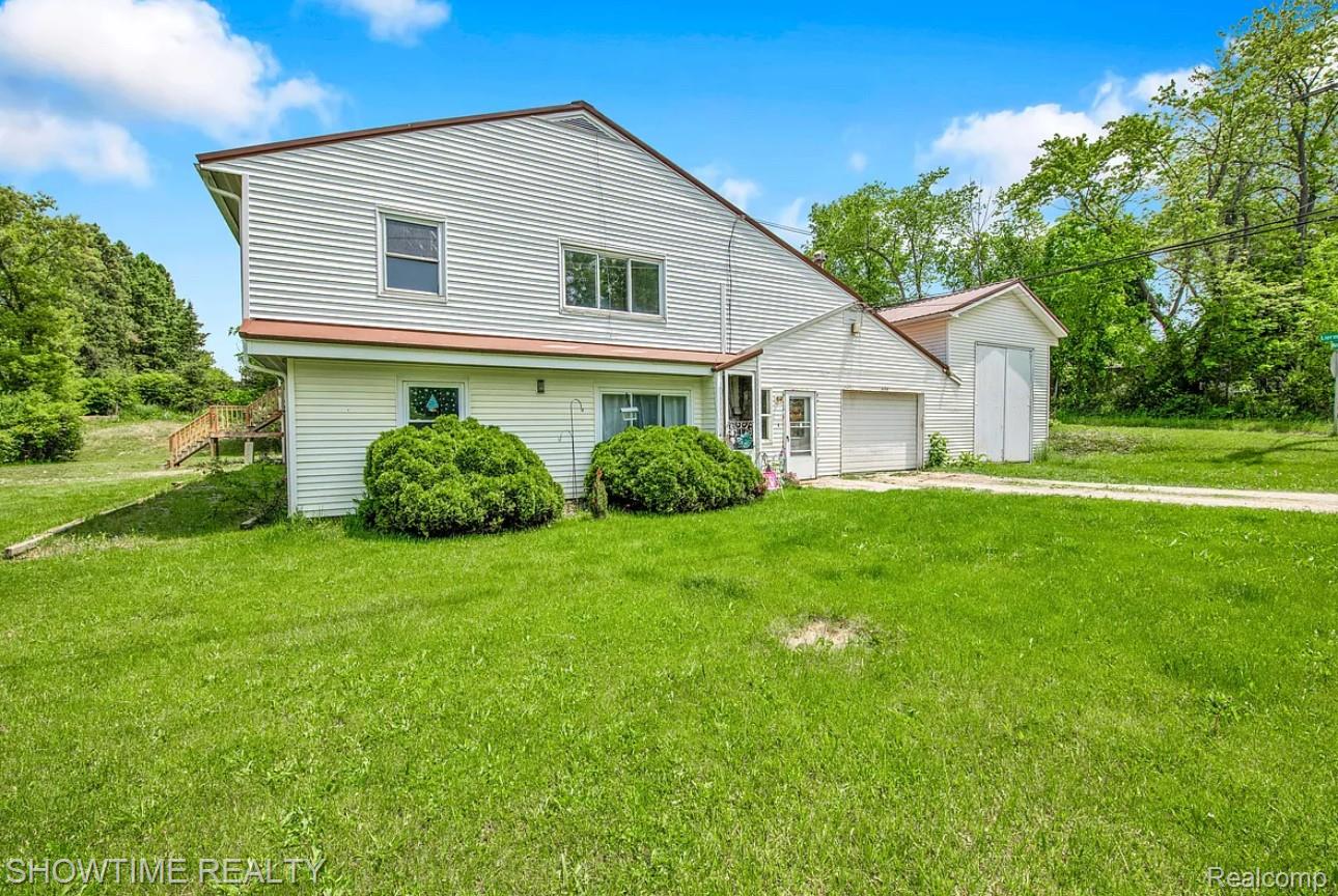 654 N BLACKS CORNERS Road