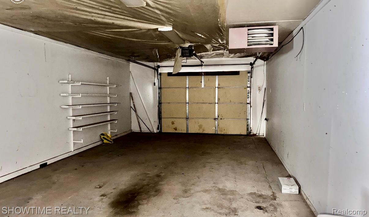 654 N BLACKS CORNERS Road