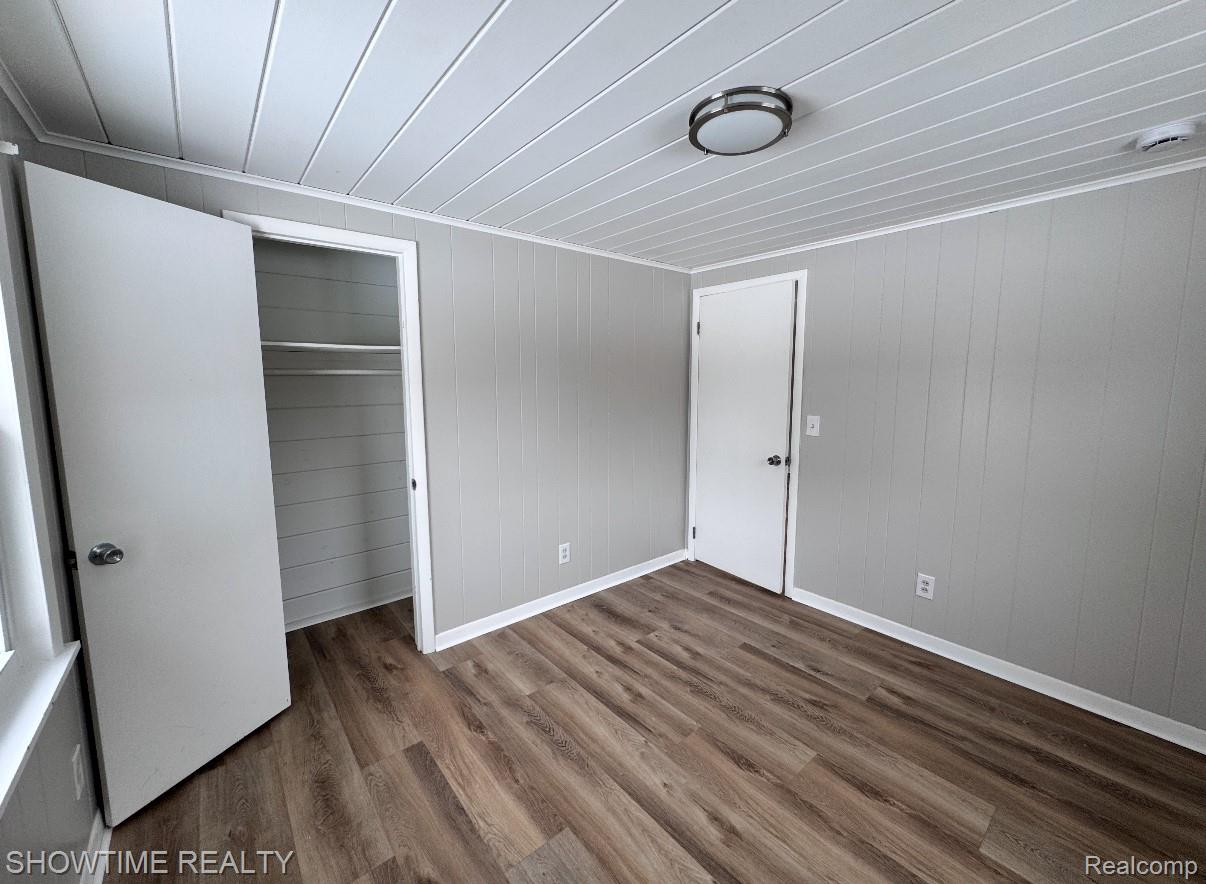 654 N BLACKS CORNERS Road