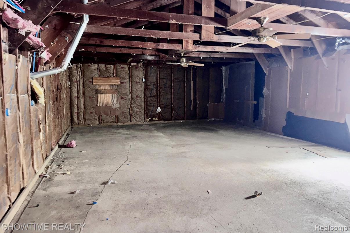 654 N BLACKS CORNERS Road