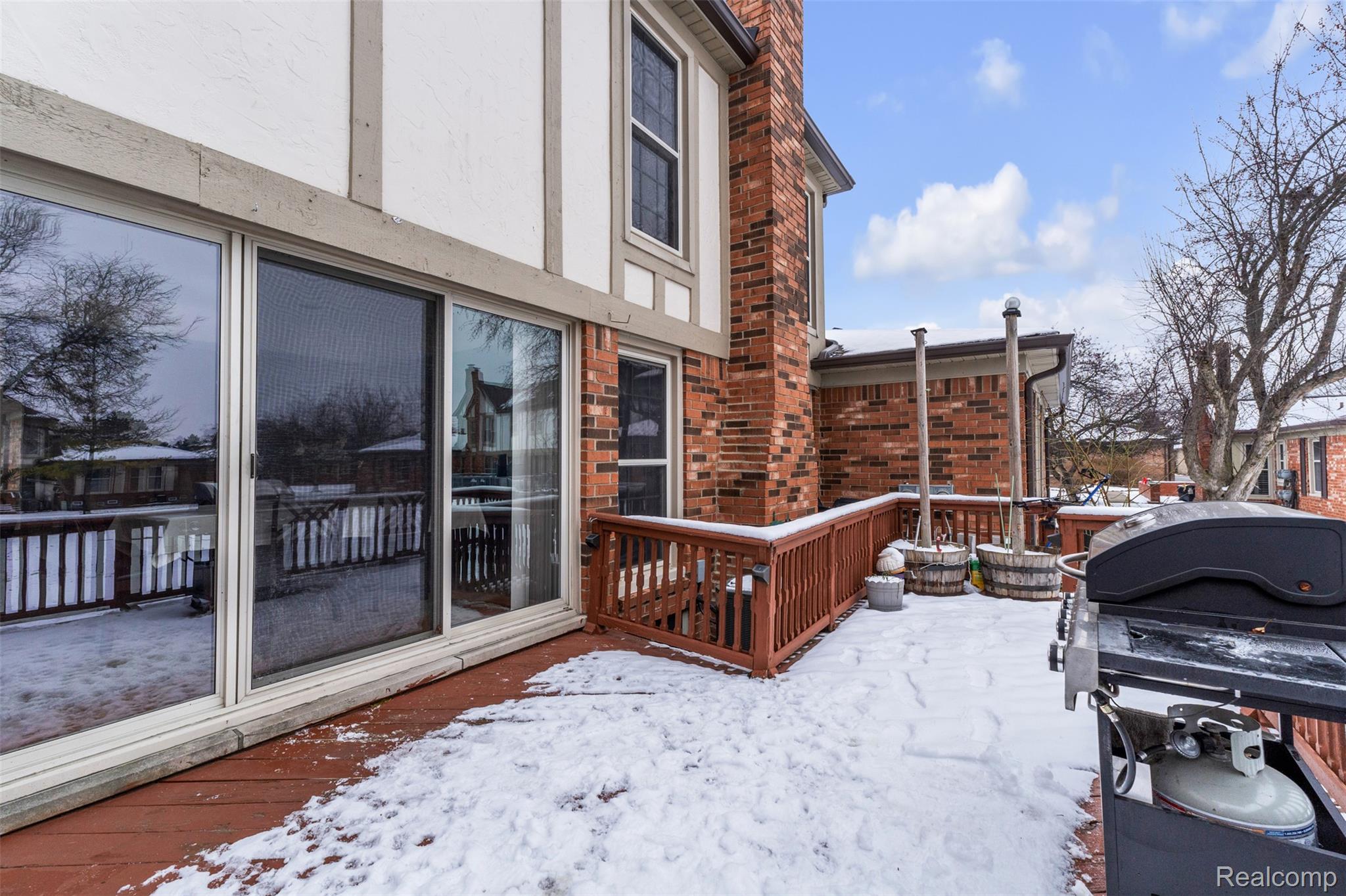 49285 Ashley Court