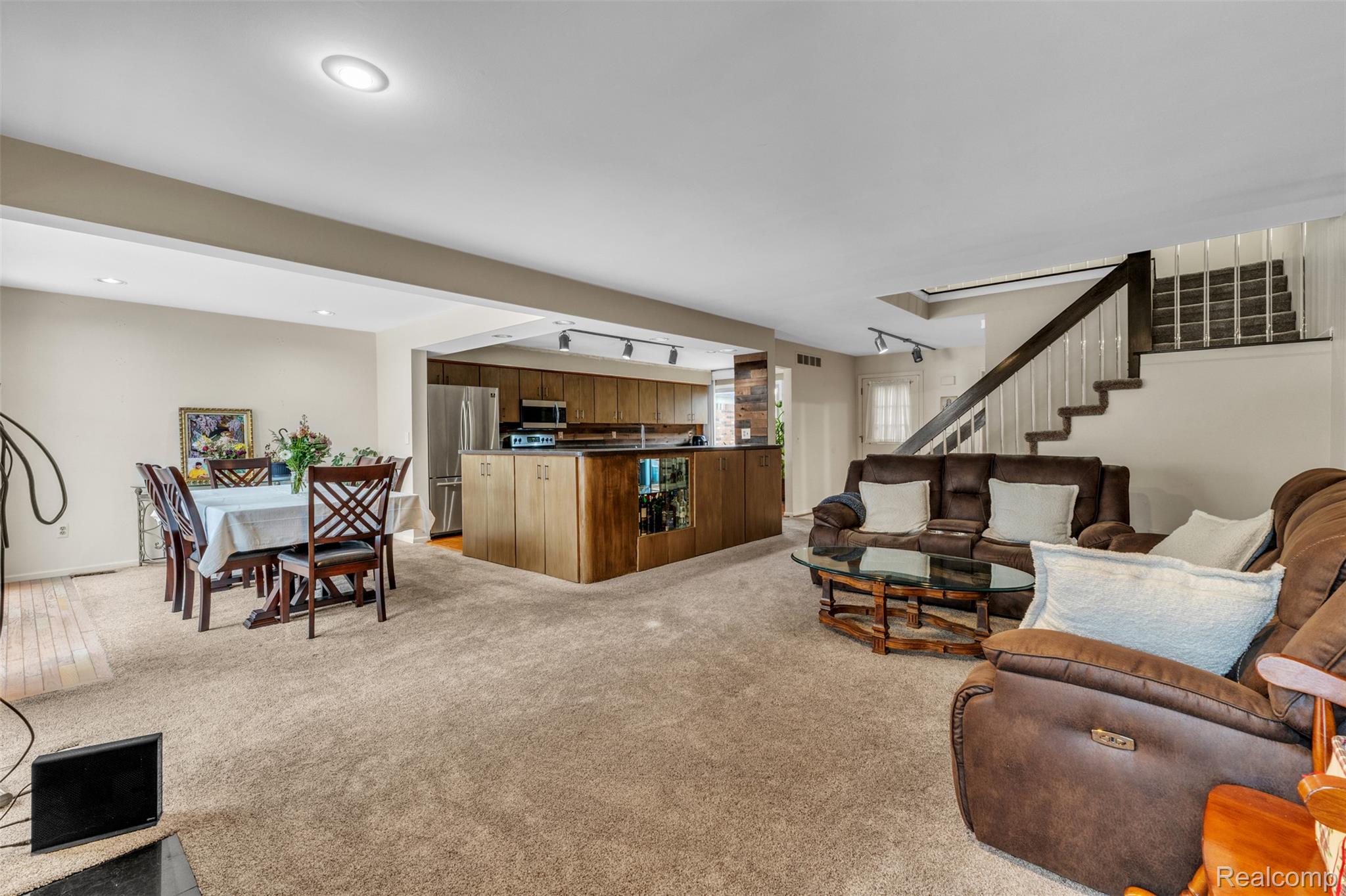 49285 Ashley Court