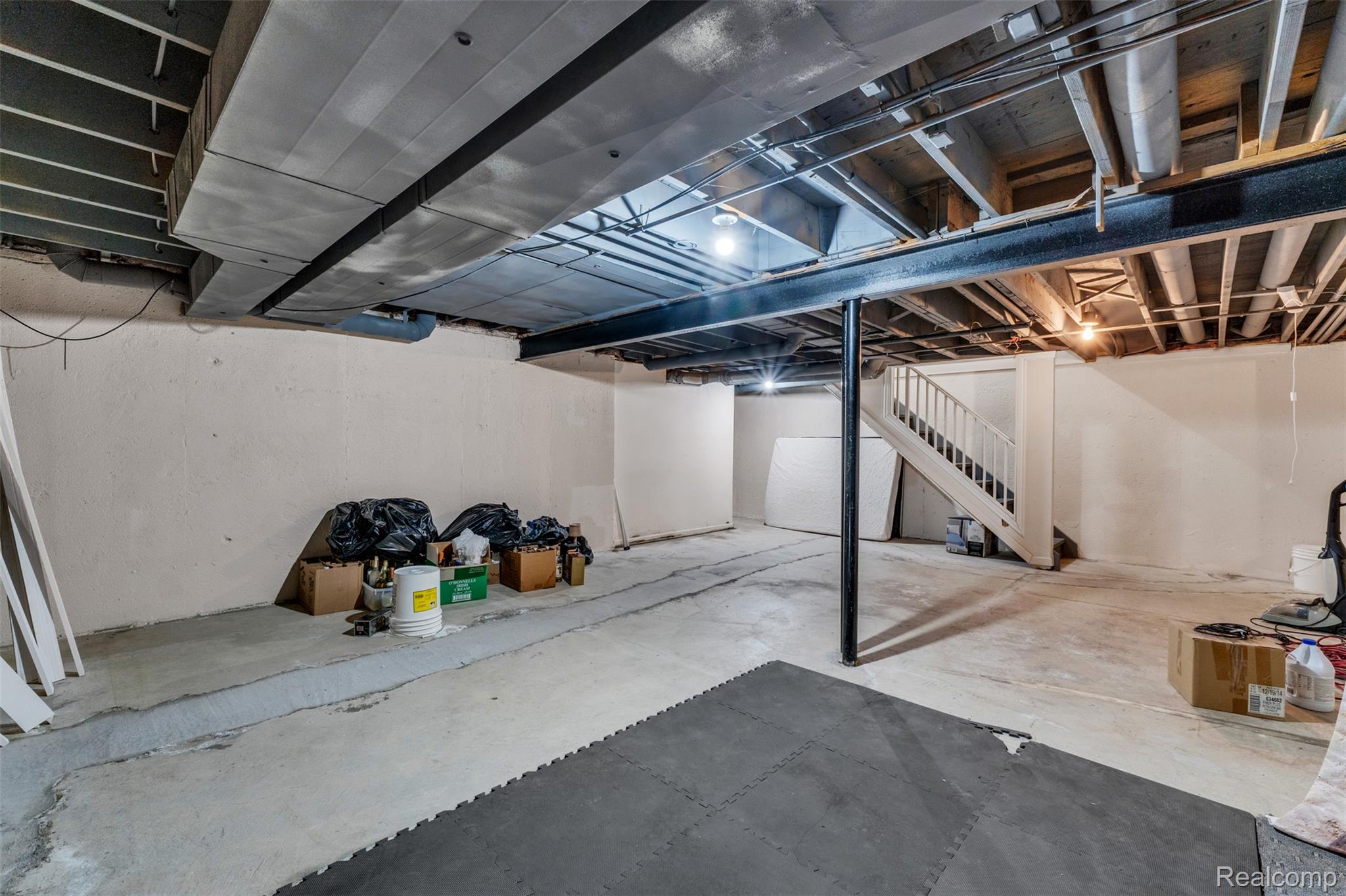 49285 Ashley Court