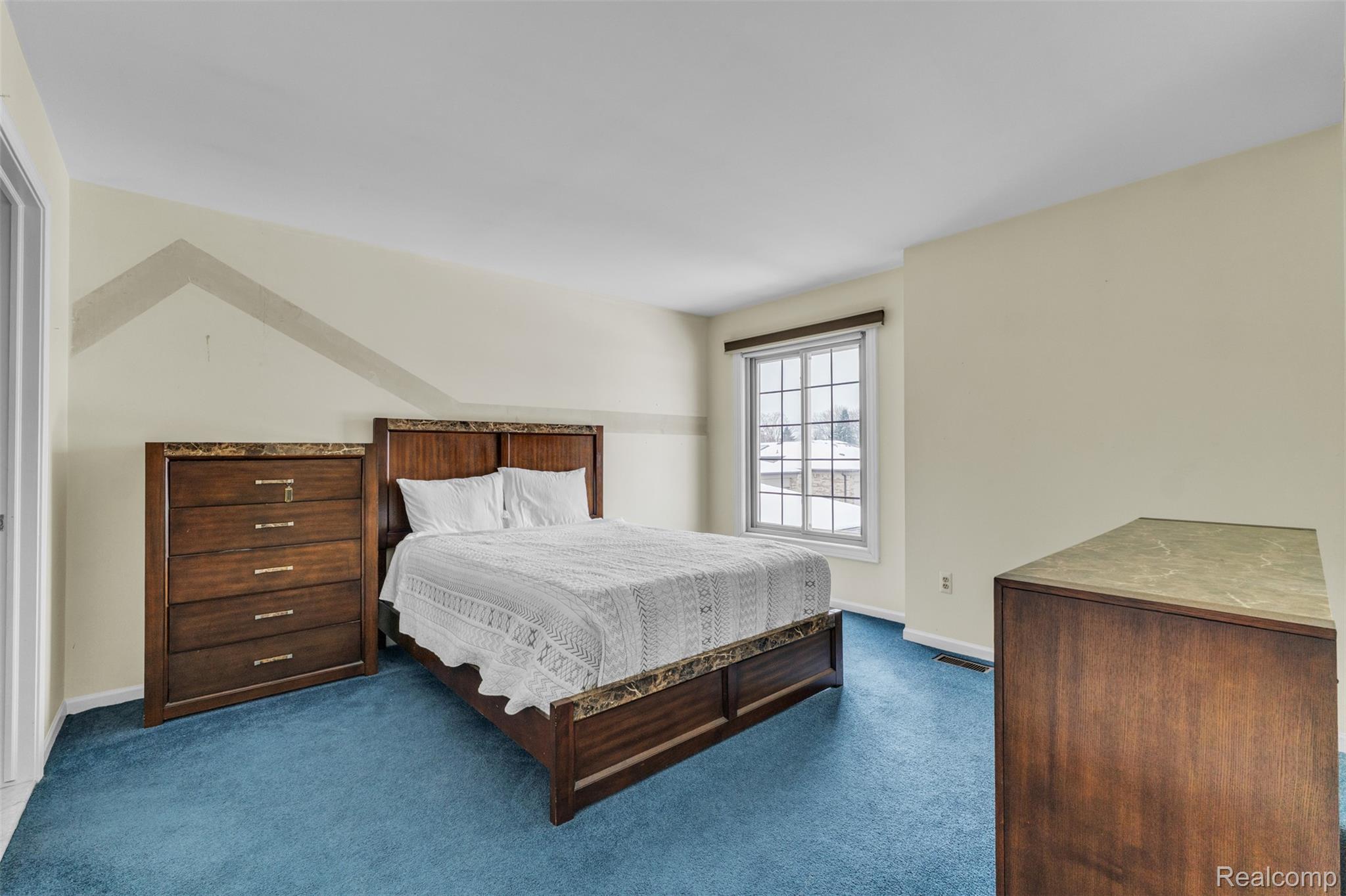 49285 Ashley Court
