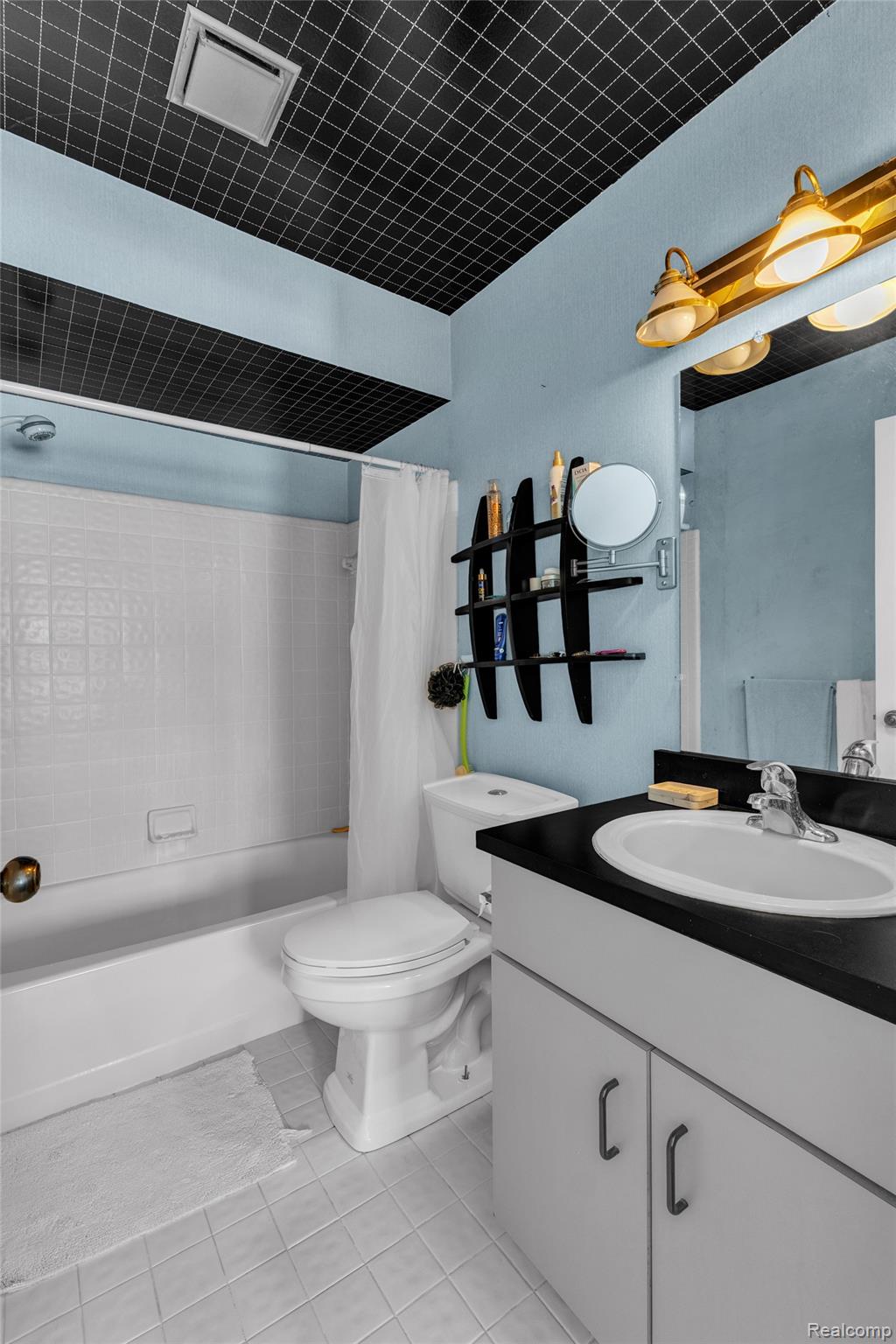 49285 Ashley Court