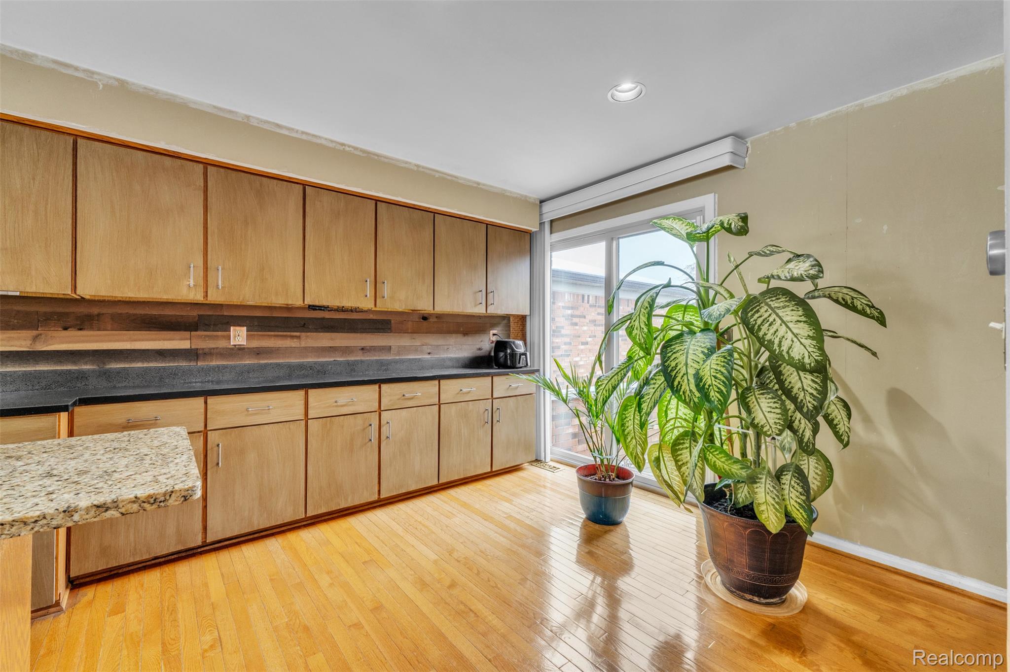 49285 Ashley Court