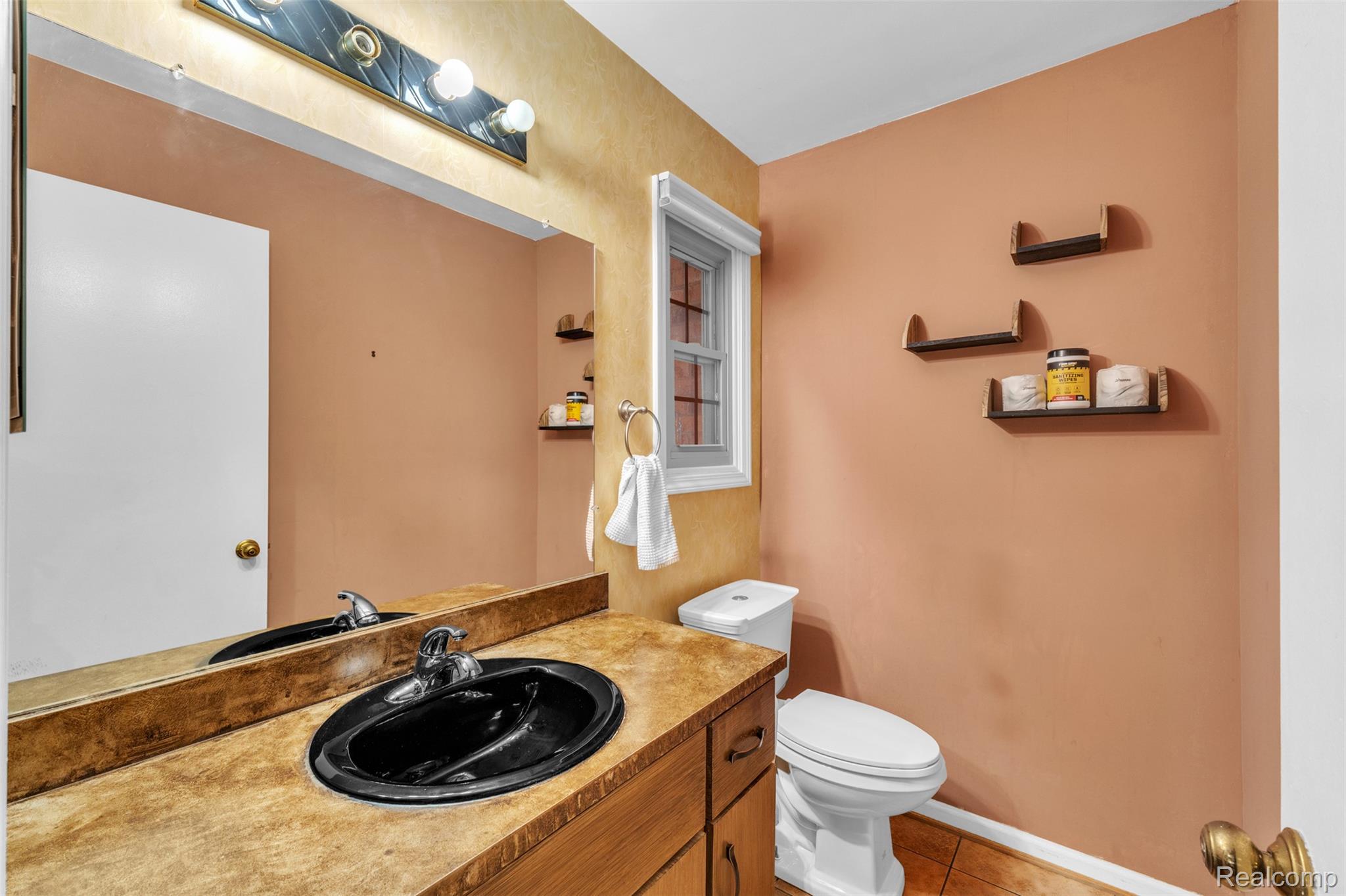 49285 Ashley Court