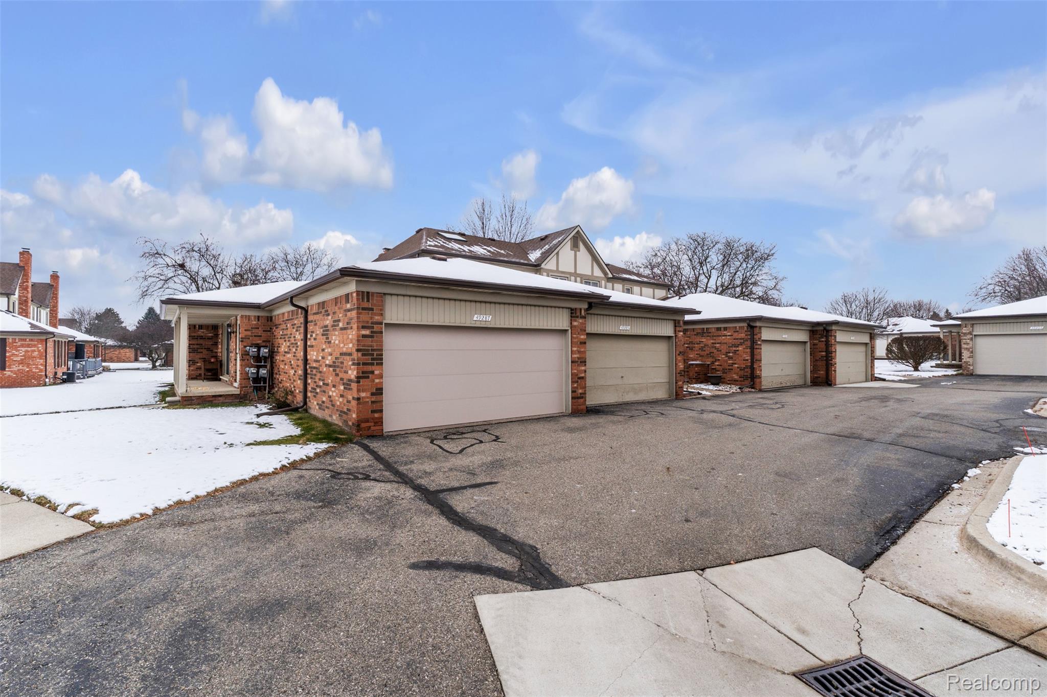 49285 Ashley Court