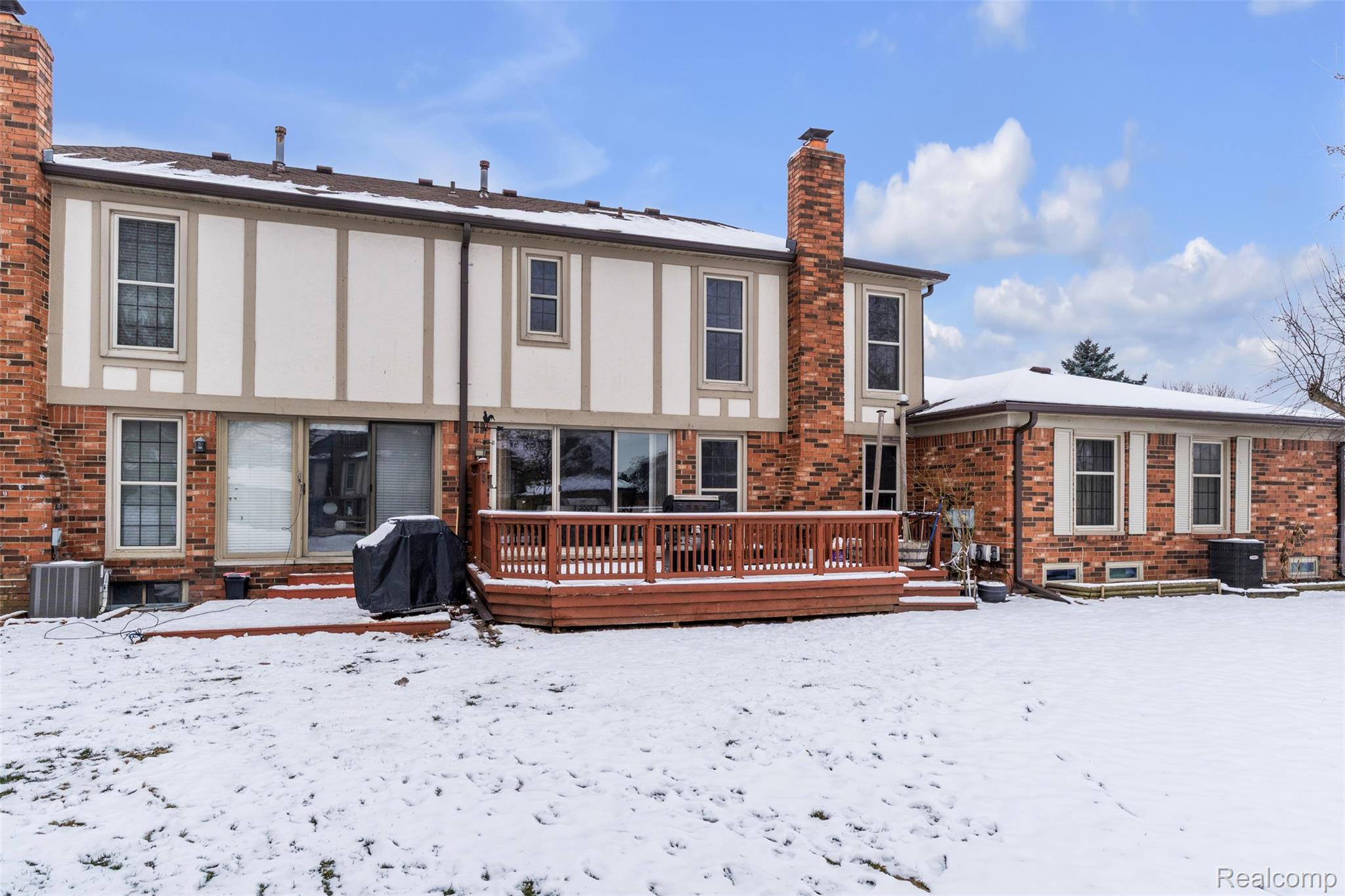 49285 Ashley Court