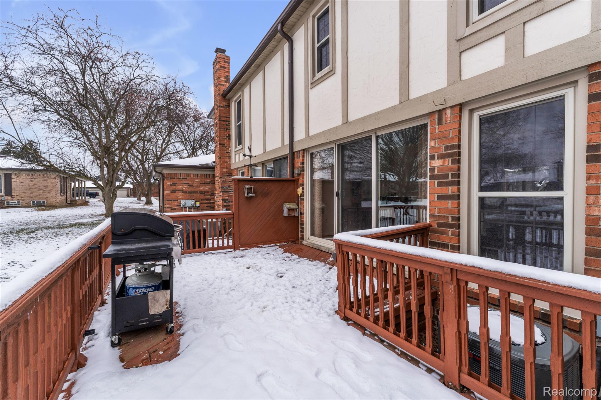 49285 Ashley Court