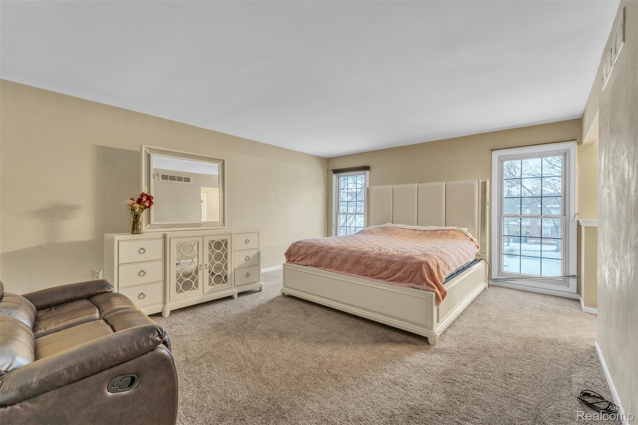 49285 Ashley Court