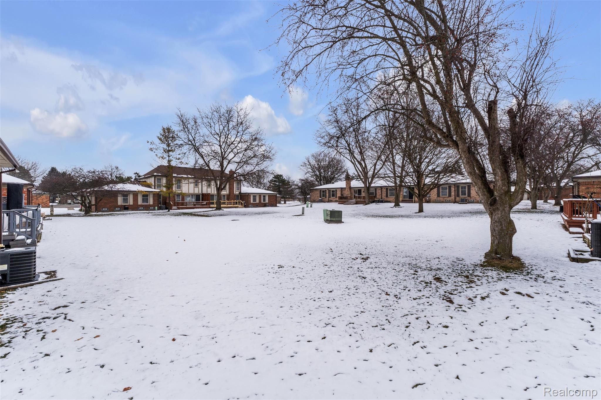 49285 Ashley Court