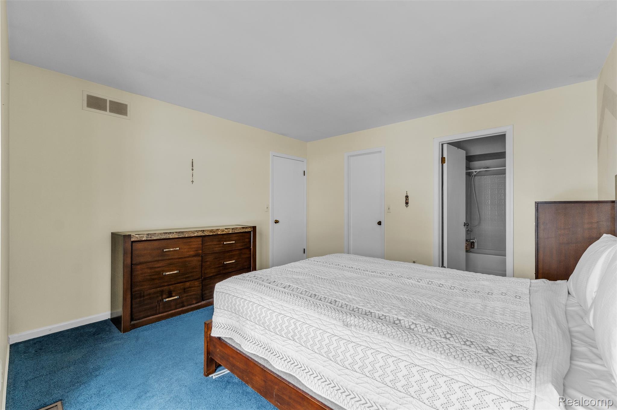 49285 Ashley Court