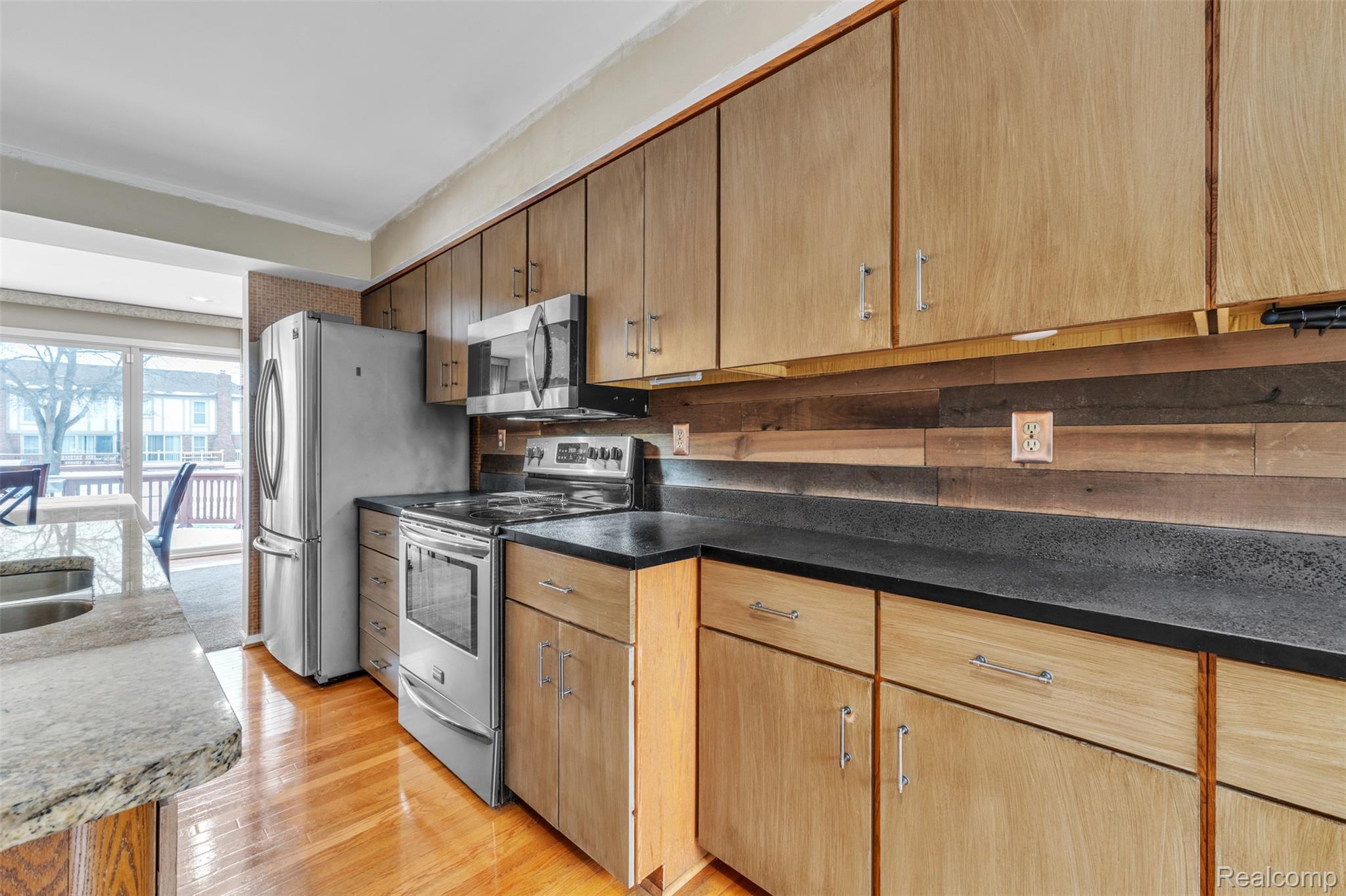 49285 Ashley Court