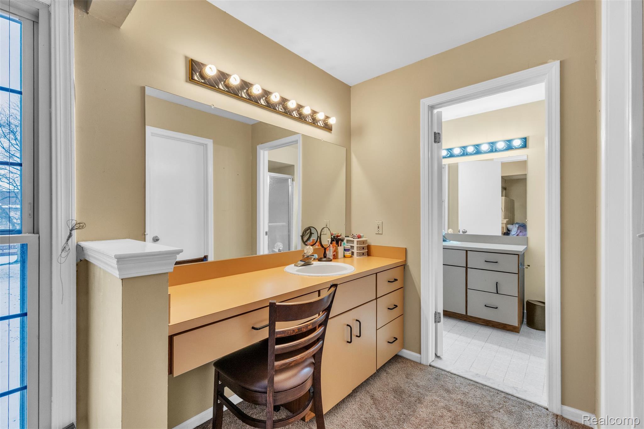 49285 Ashley Court