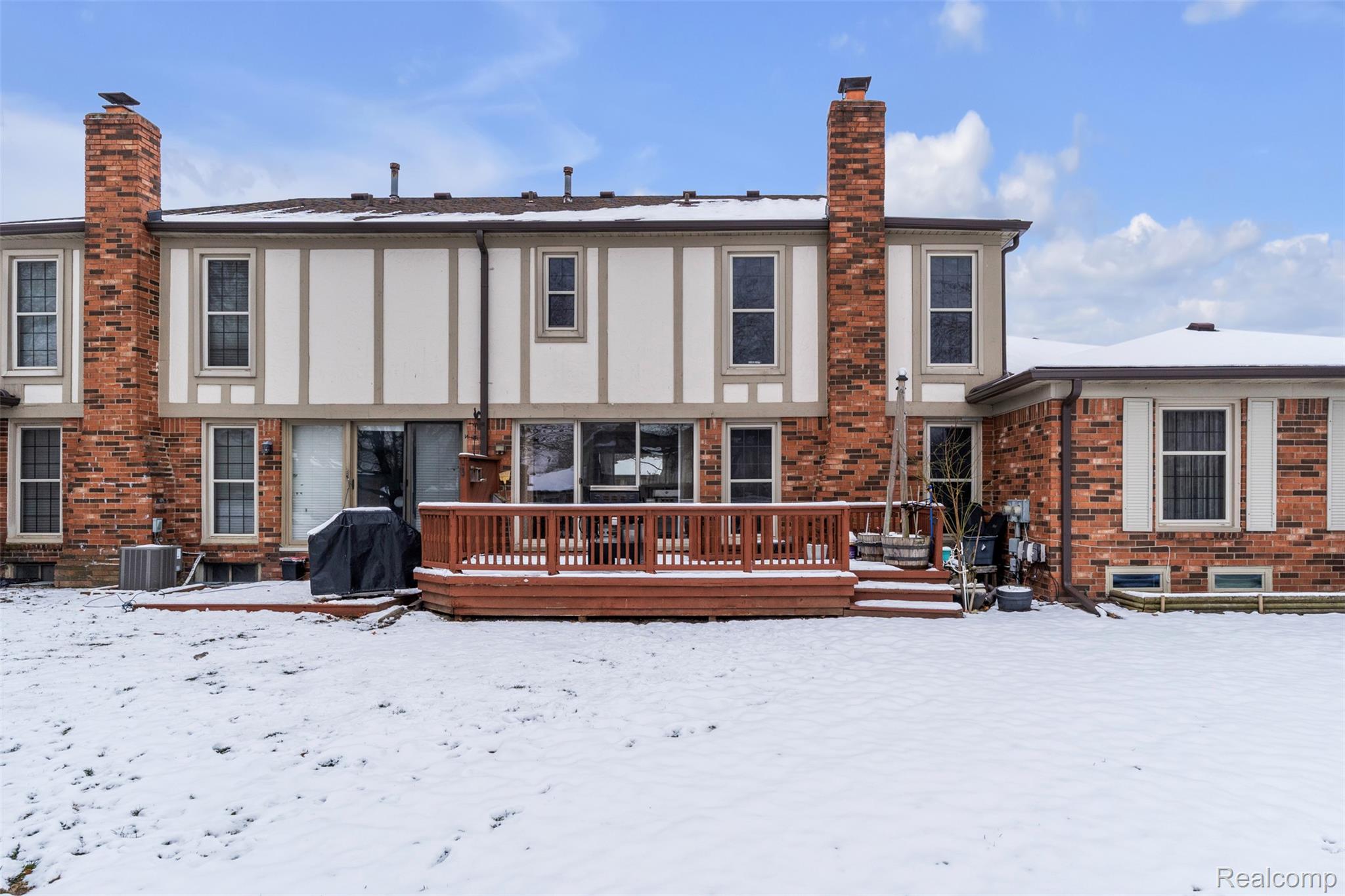 49285 Ashley Court