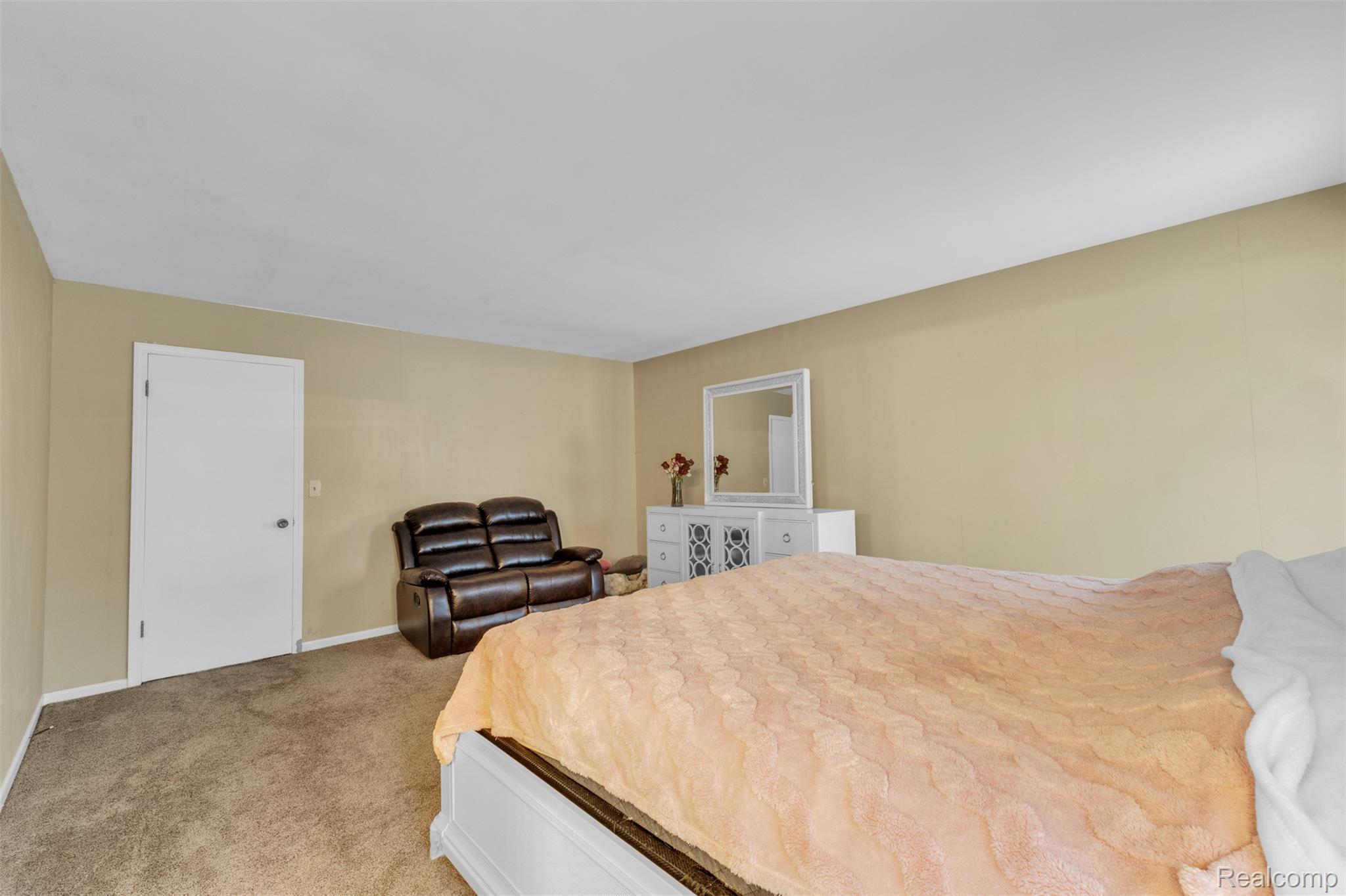 49285 Ashley Court