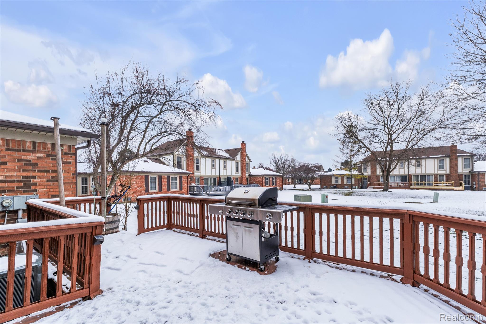 49285 Ashley Court