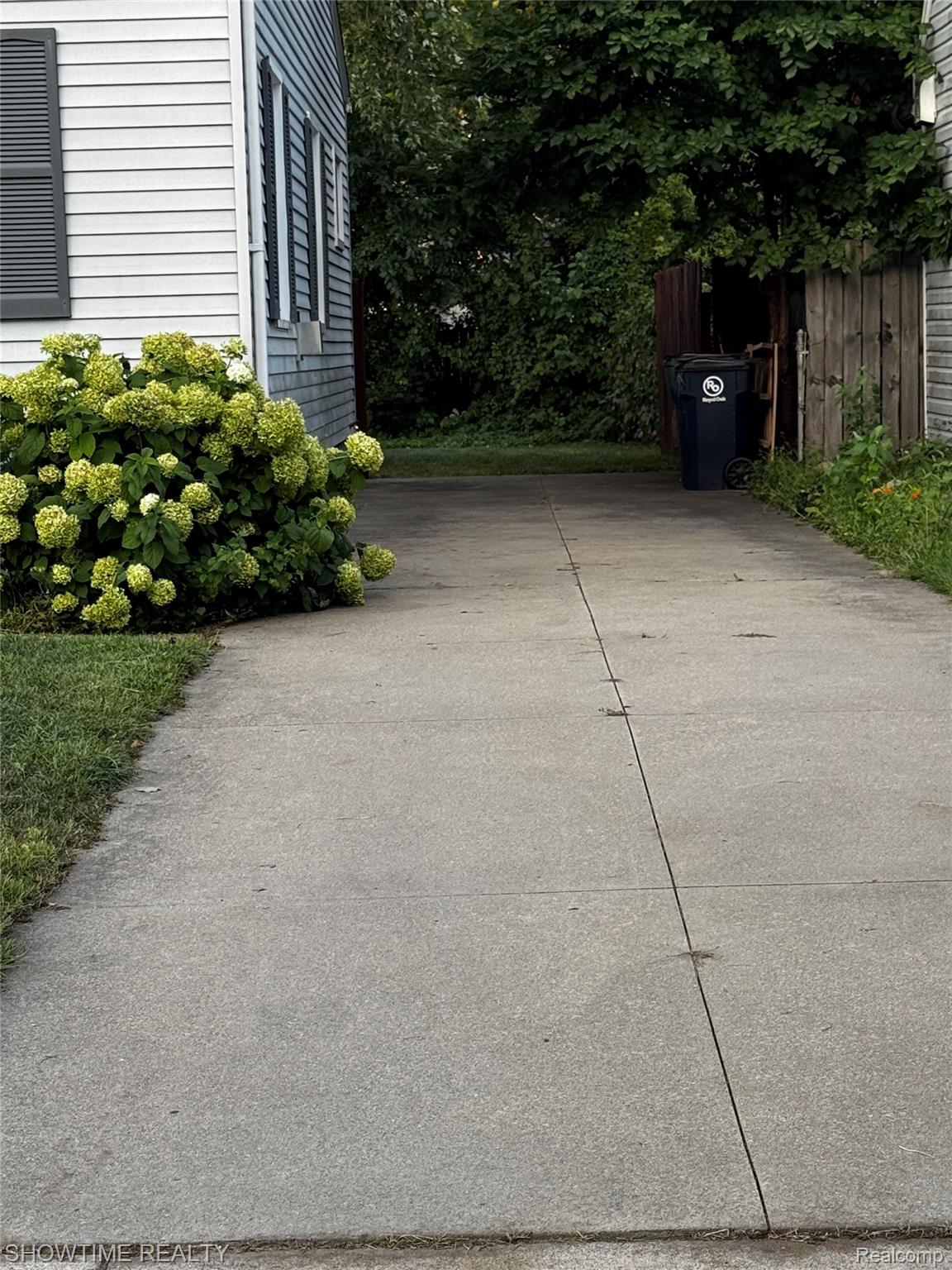 516 N Alexander Avenue