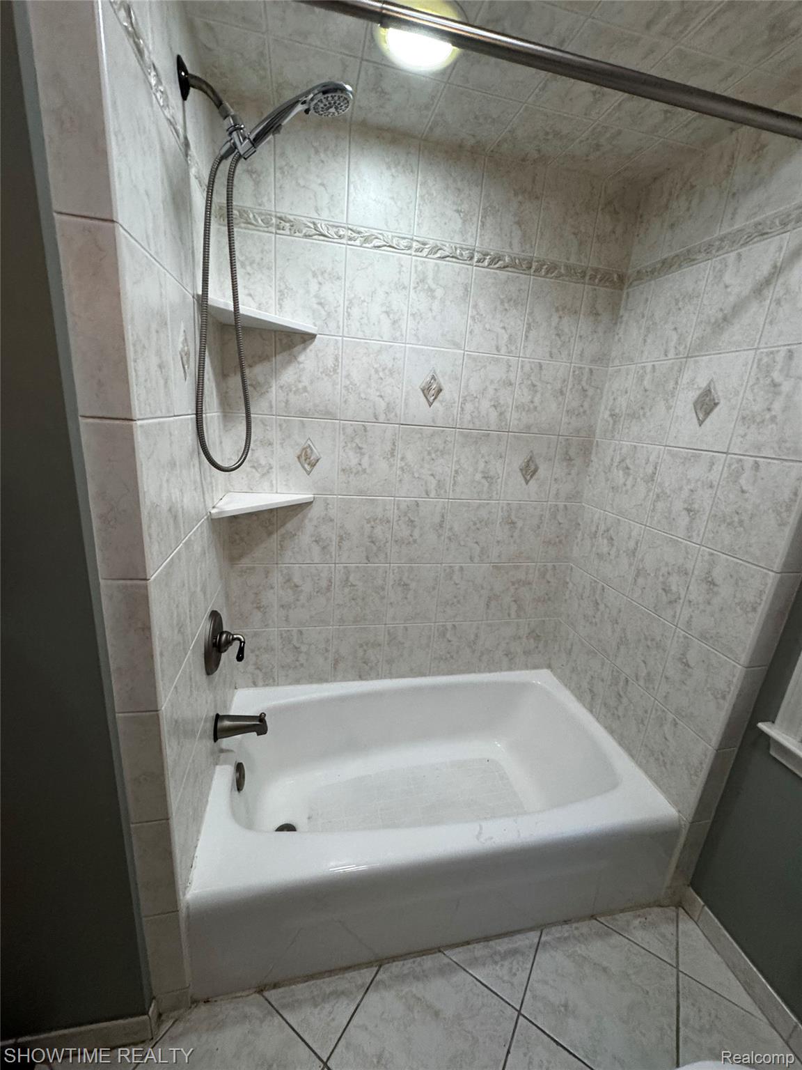 516 N Alexander Avenue