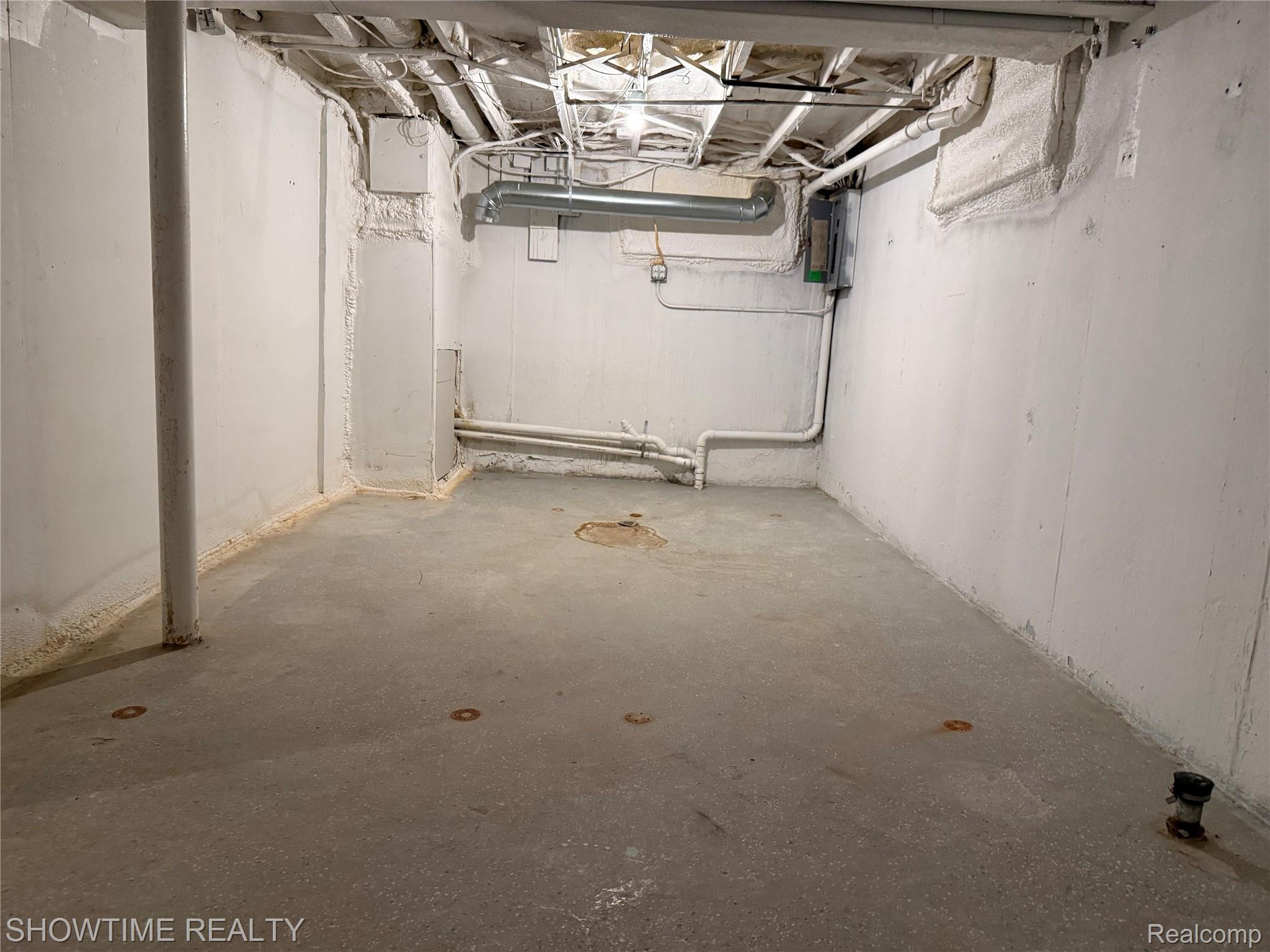 26261 Linwood Street