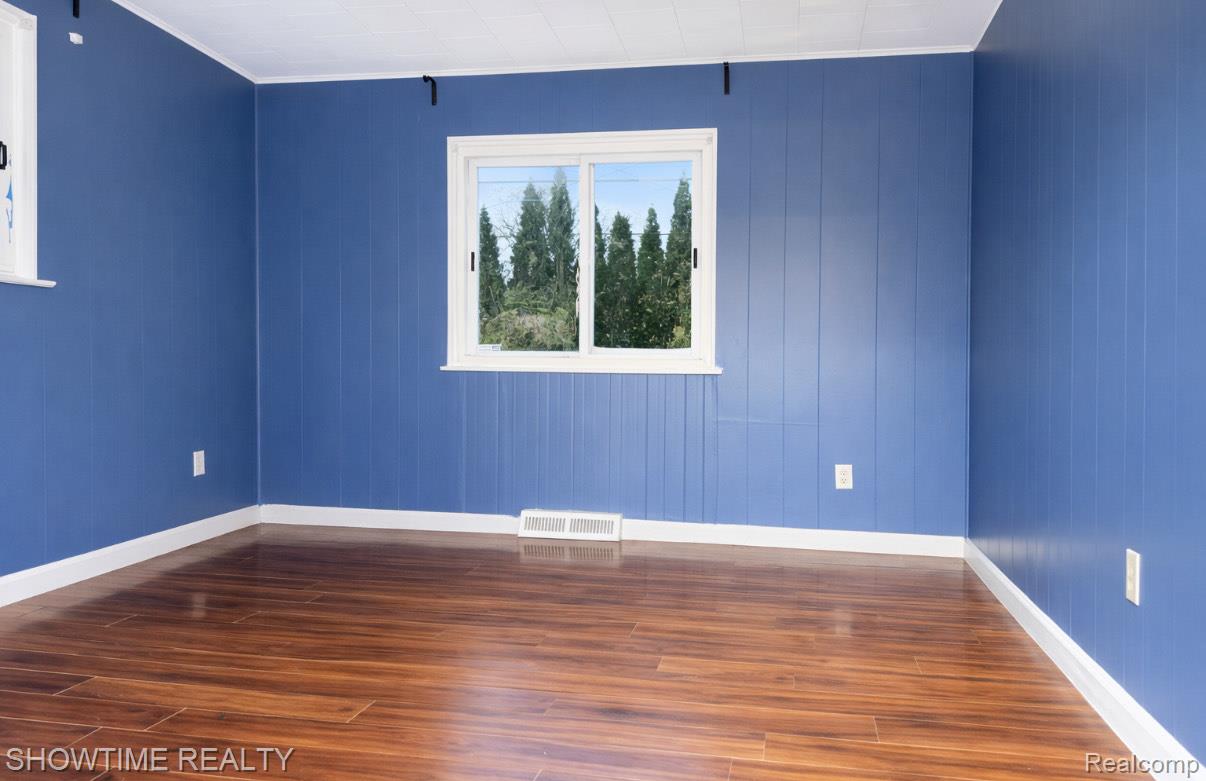 26261 Linwood Street