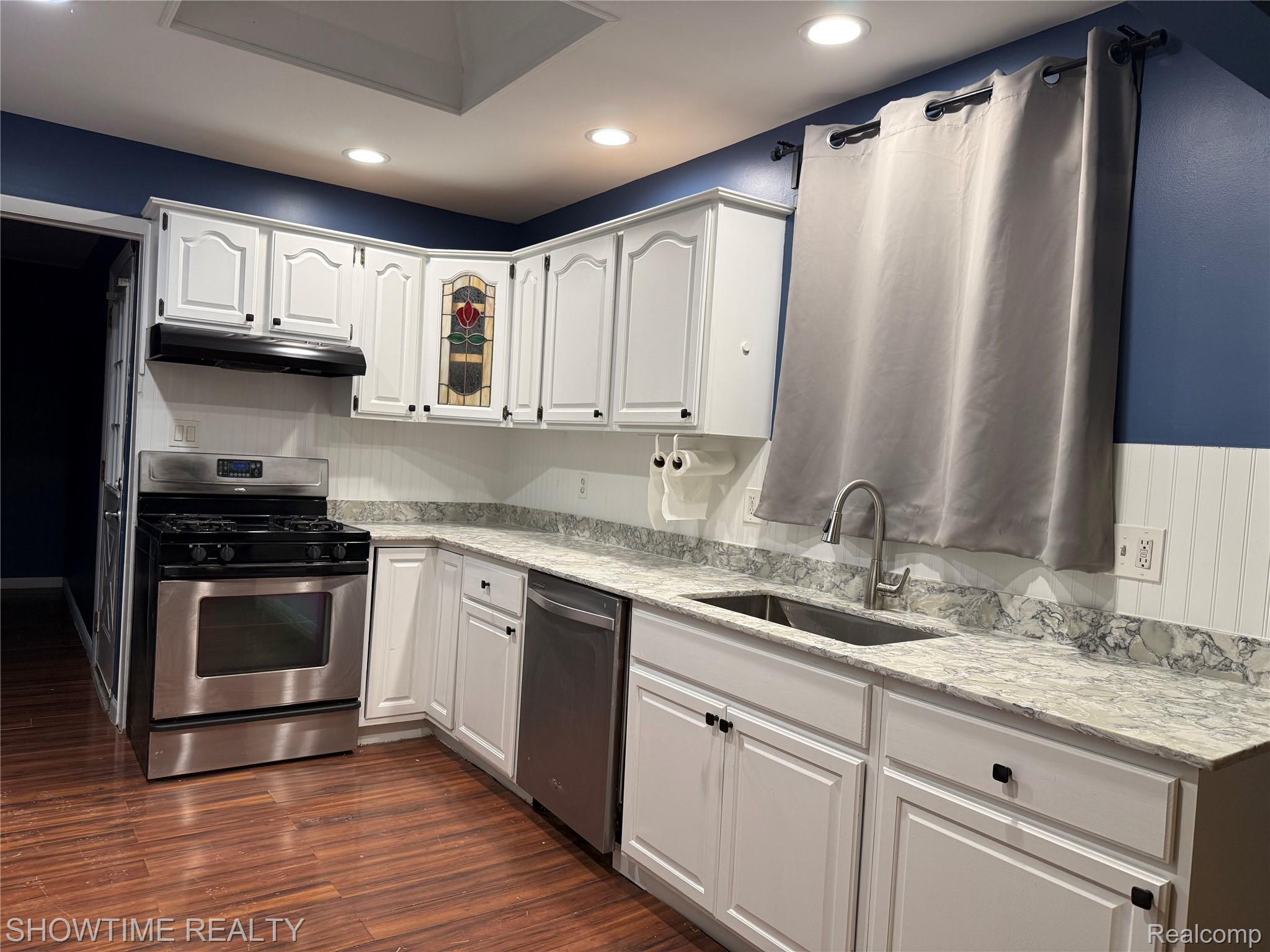 26261 Linwood Street