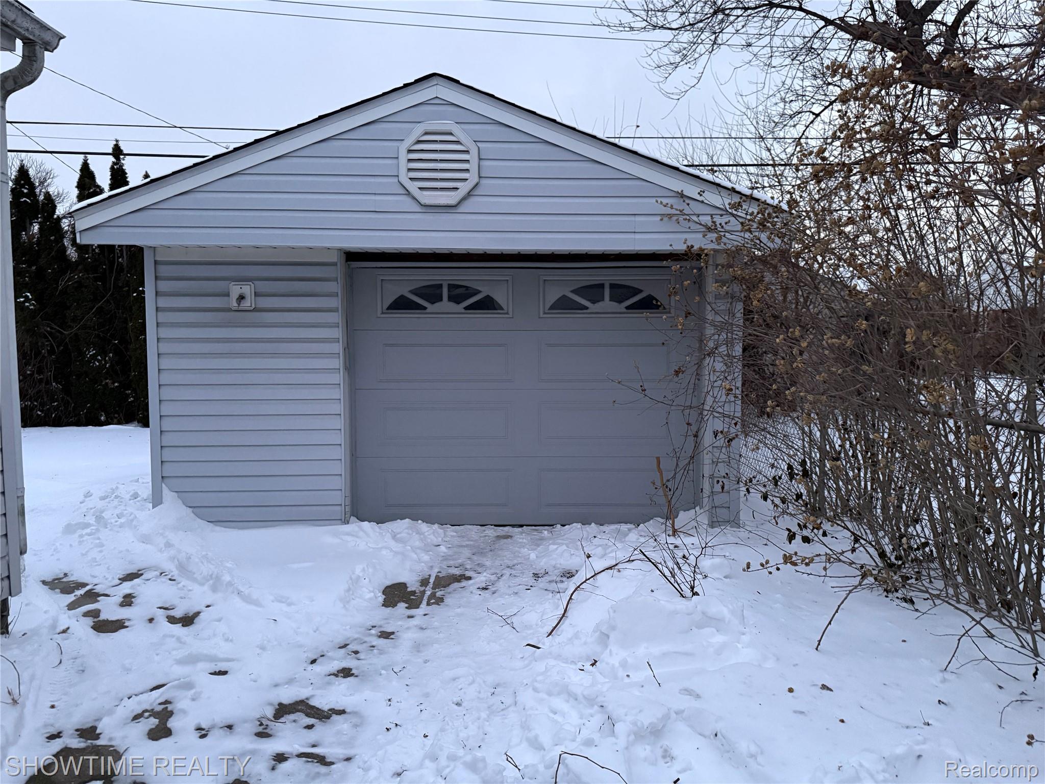 26261 Linwood Street