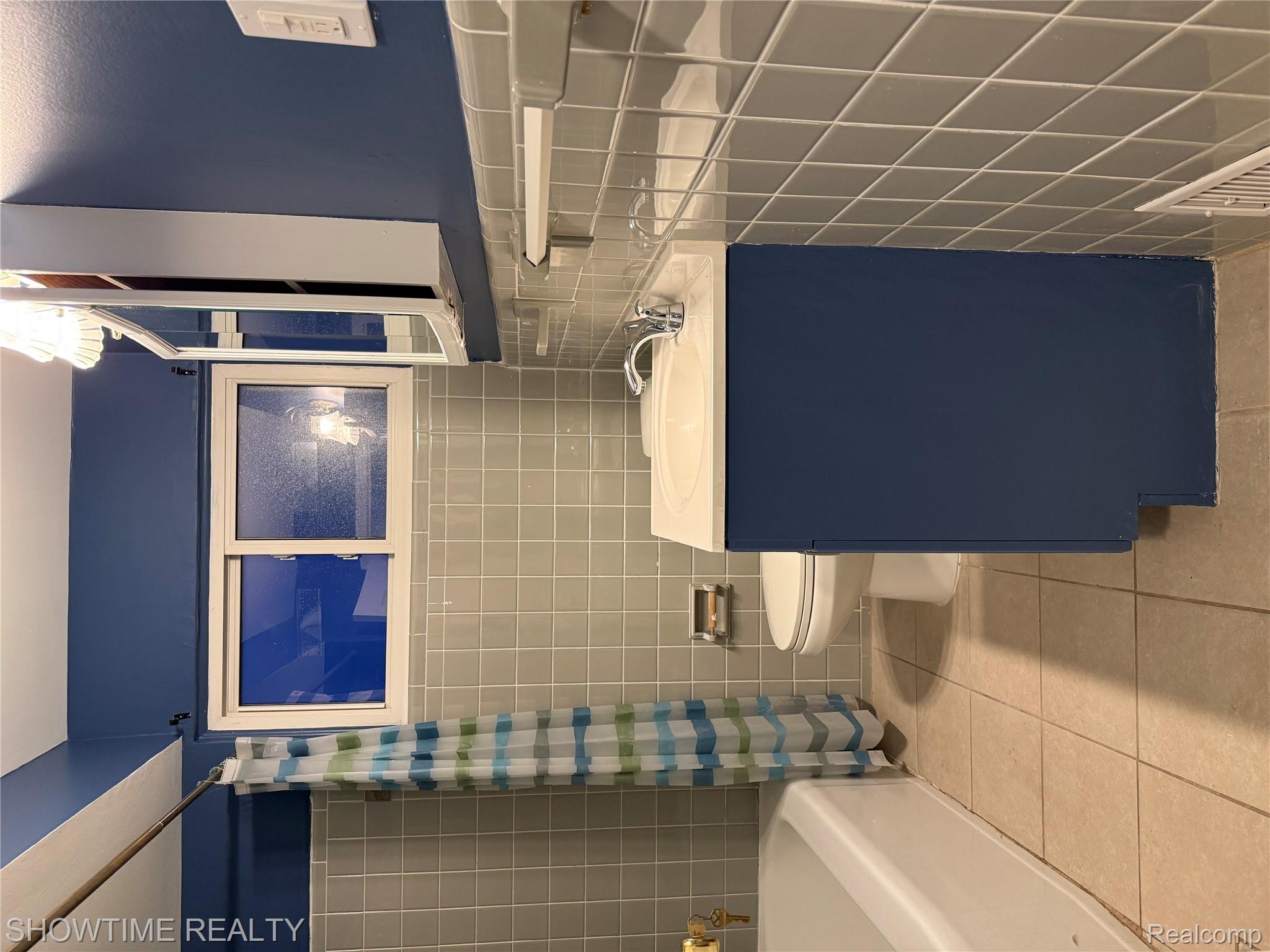 26261 Linwood Street