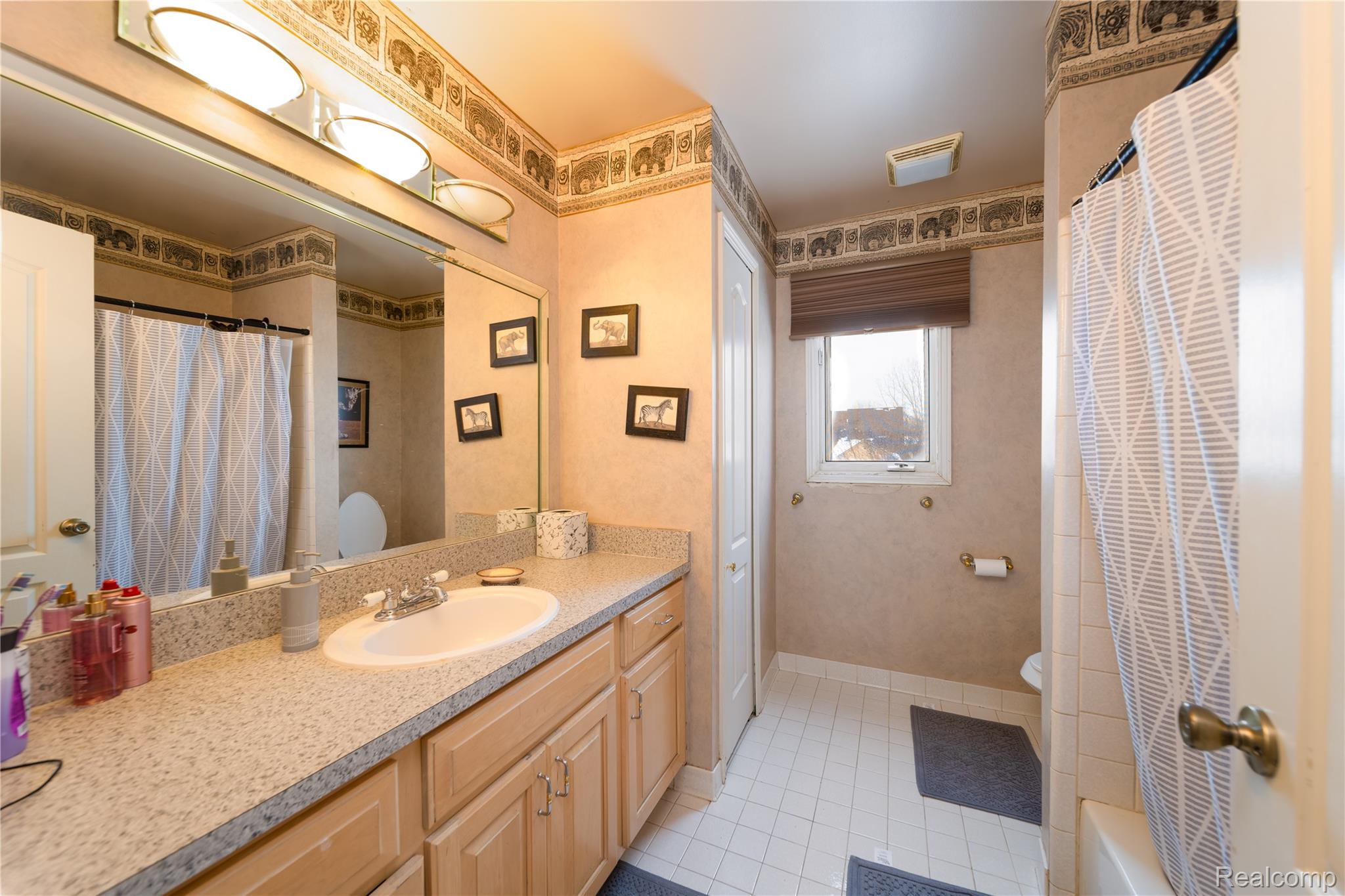 20218 Glenview Court