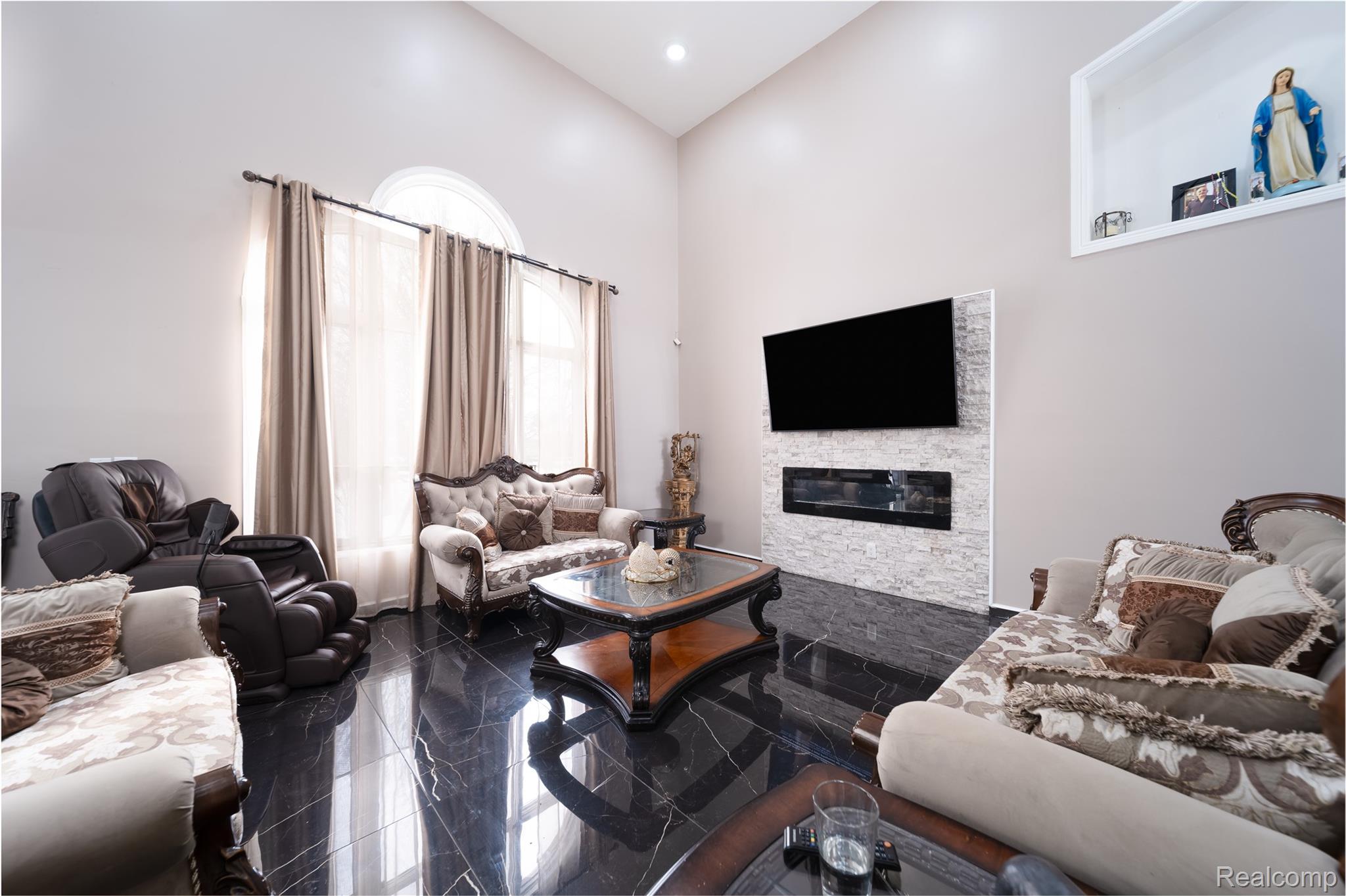 20218 Glenview Court