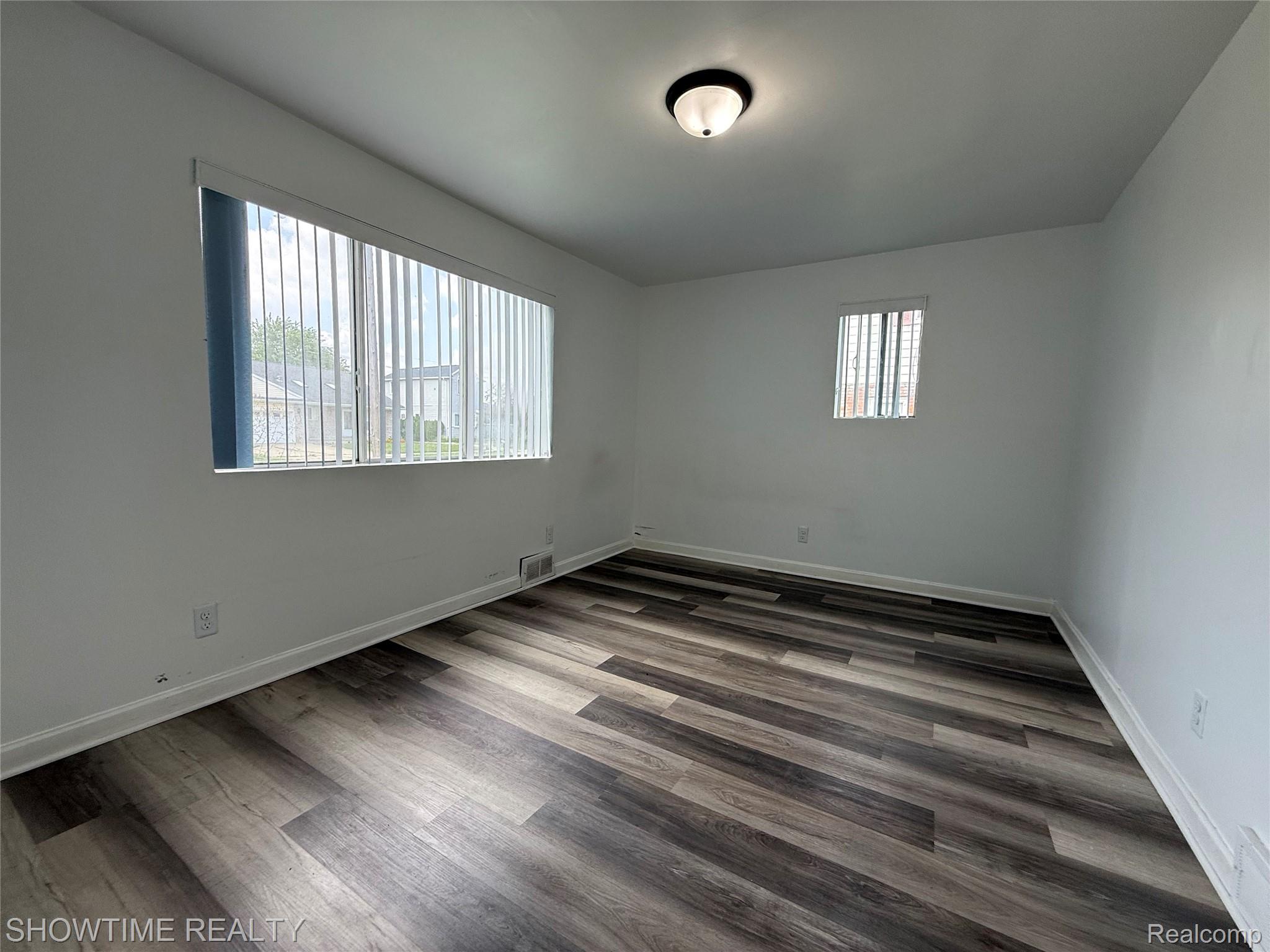 30486 Groveland Street