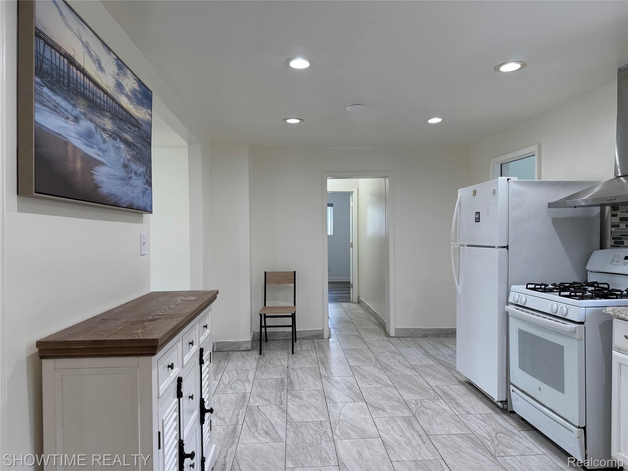 30486 Groveland Street