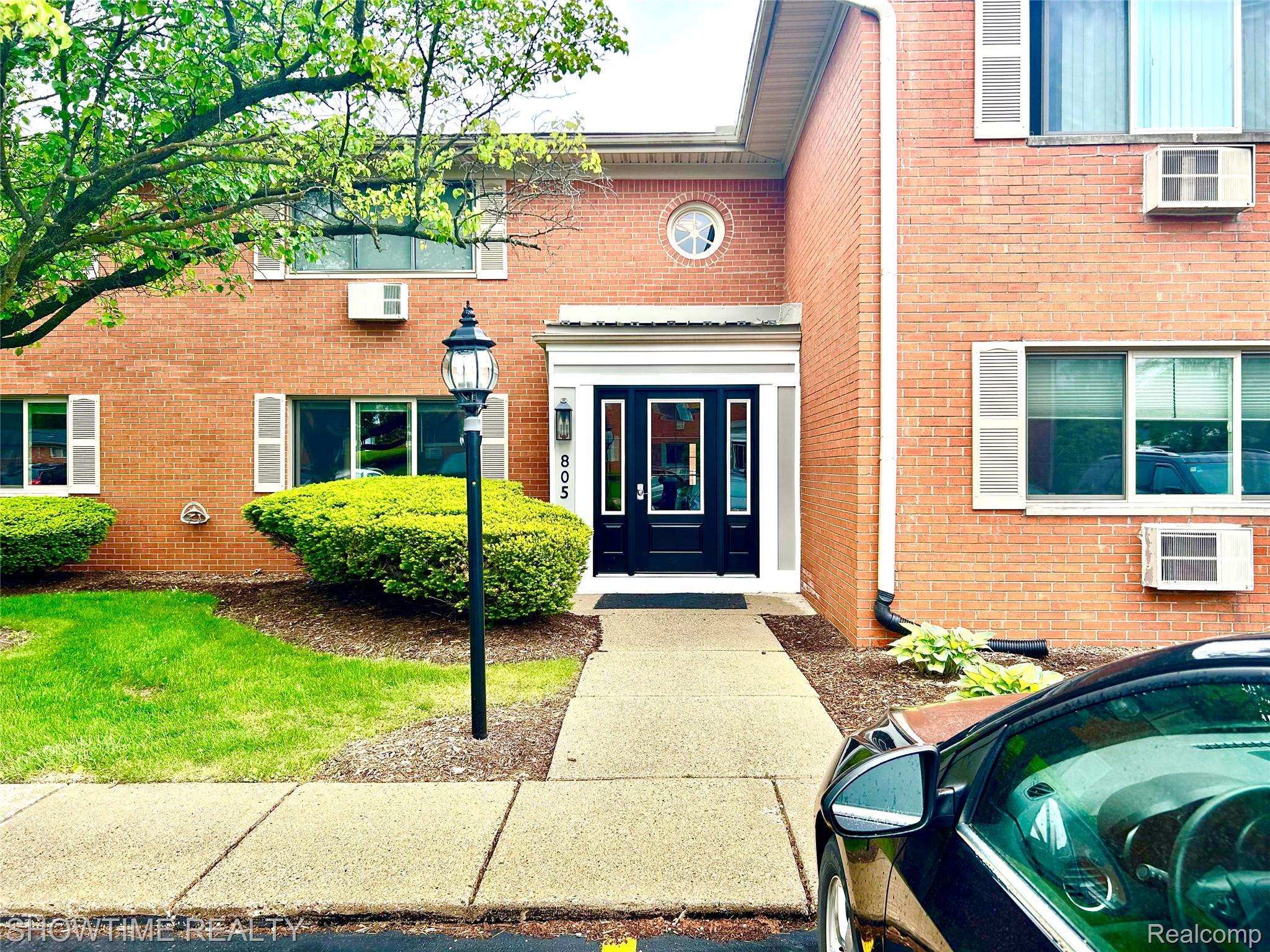 805 Plate Street 207
