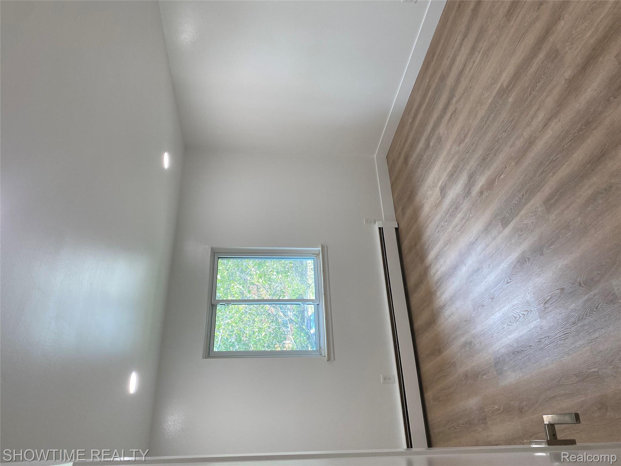 805 Plate Street 207