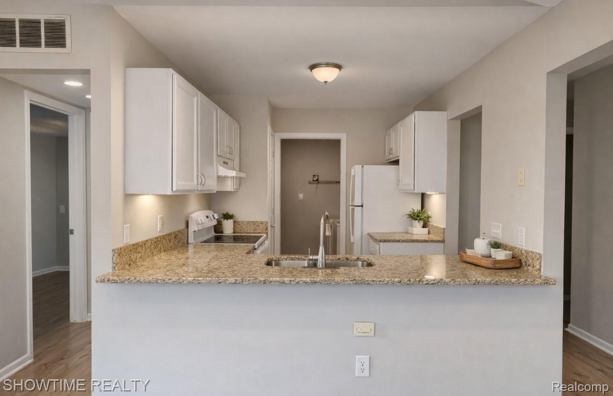 30671 HIDDEN PINES Lane