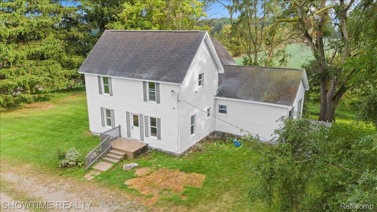 1865 N BLACKS CORNERS Road