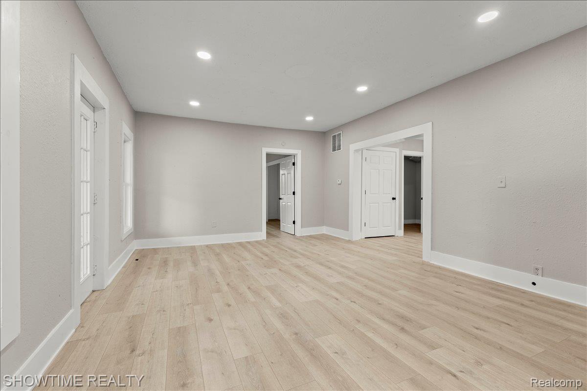 1865 N BLACKS CORNERS Road