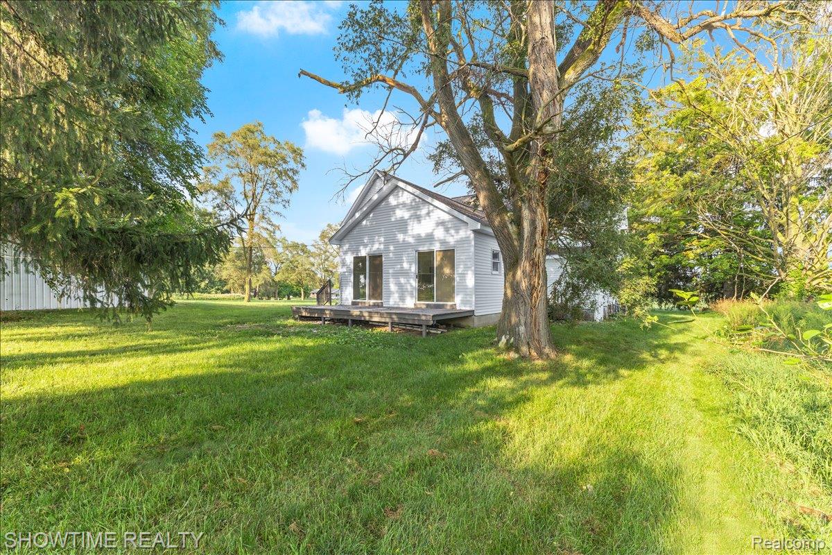 1865 N BLACKS CORNERS Road