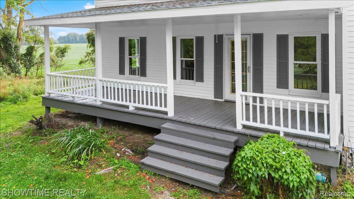 1865 N BLACKS CORNERS Road