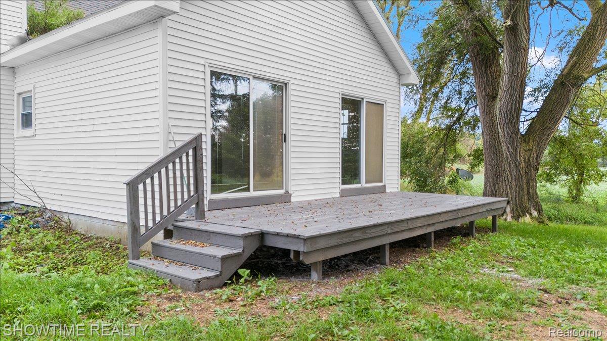 1865 N BLACKS CORNERS Road