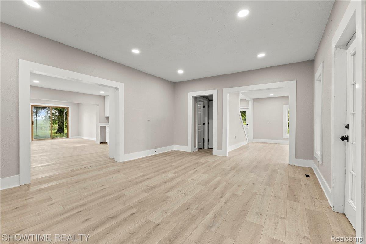 1865 N BLACKS CORNERS Road