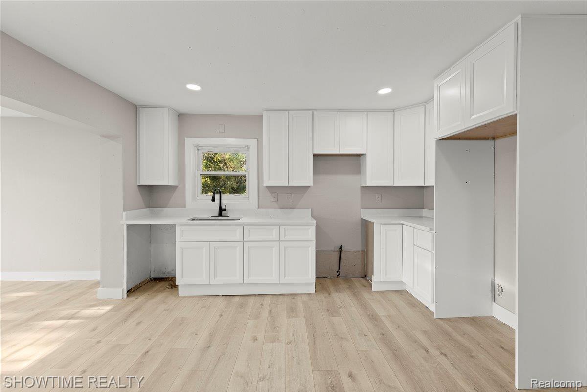 1865 N BLACKS CORNERS Road