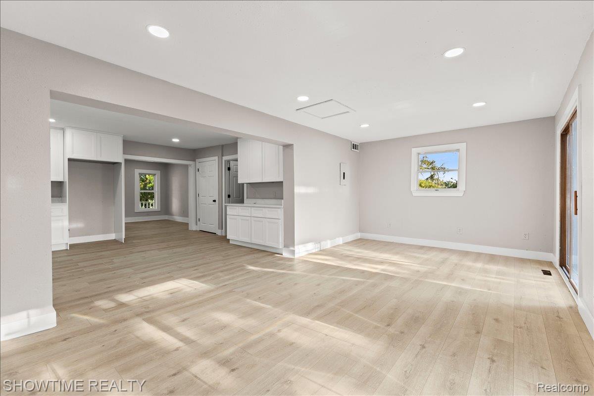 1865 N BLACKS CORNERS Road